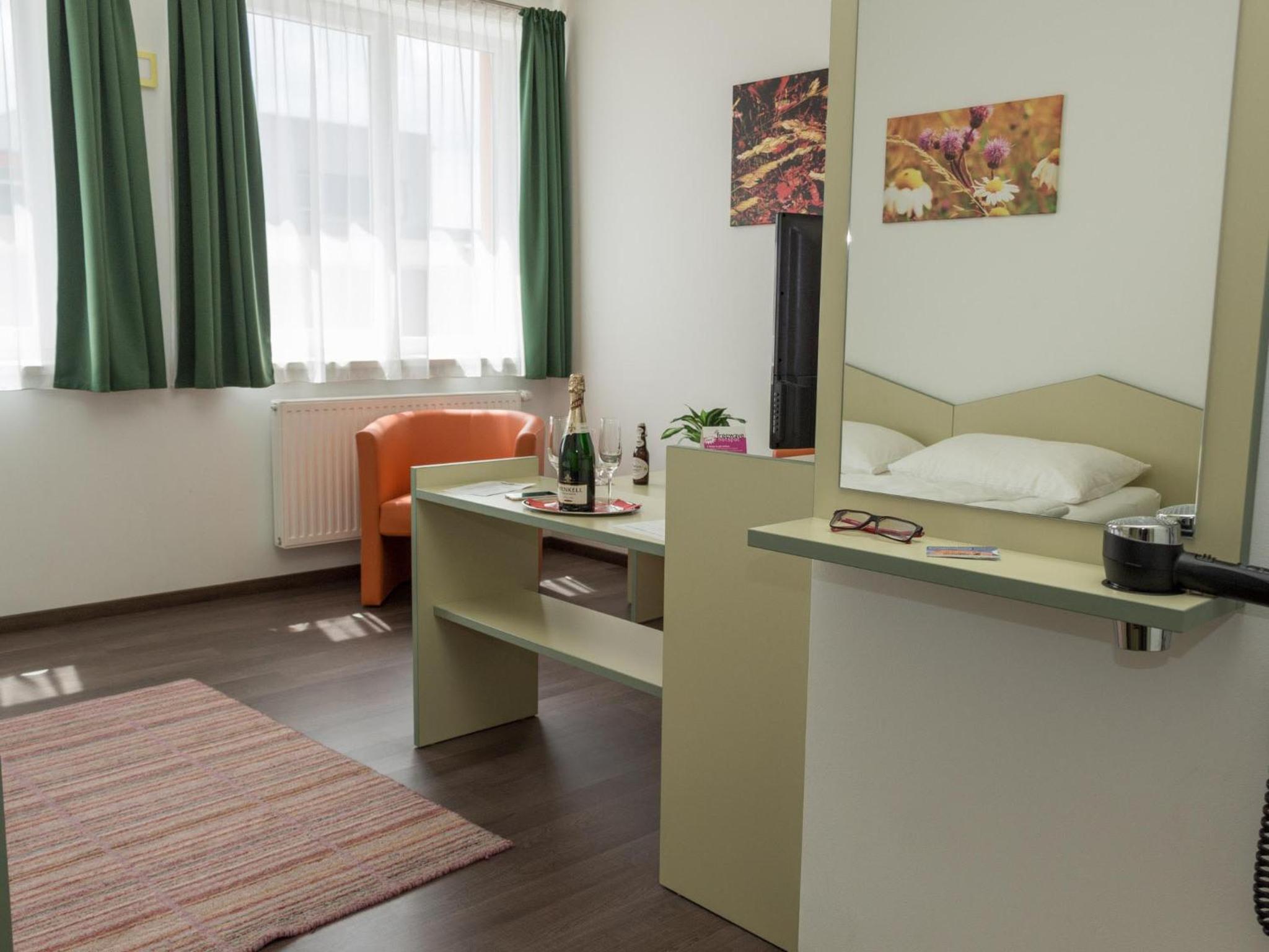 Double or Twin Room - Photo 11