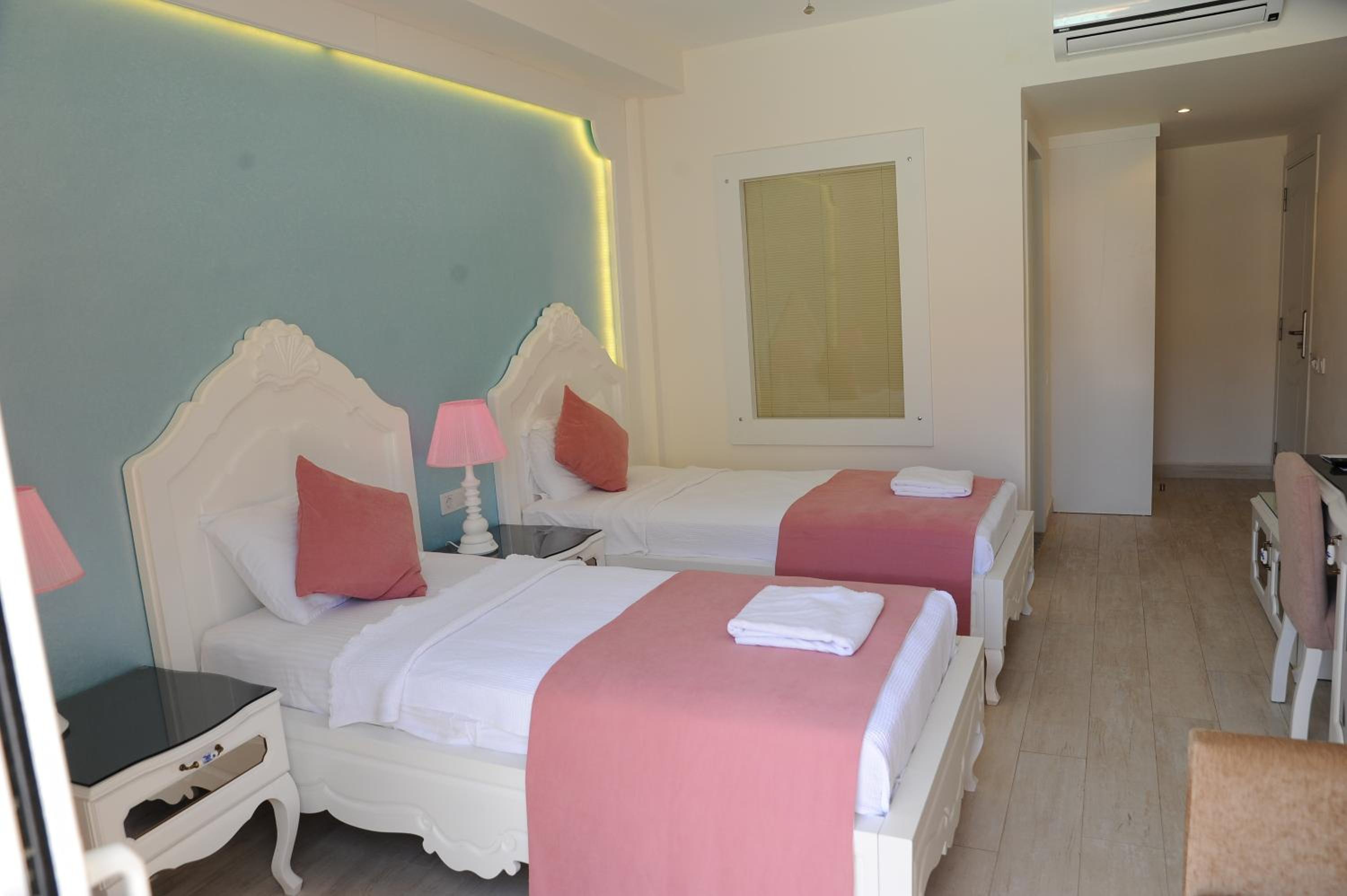Double or Twin Room photo 1