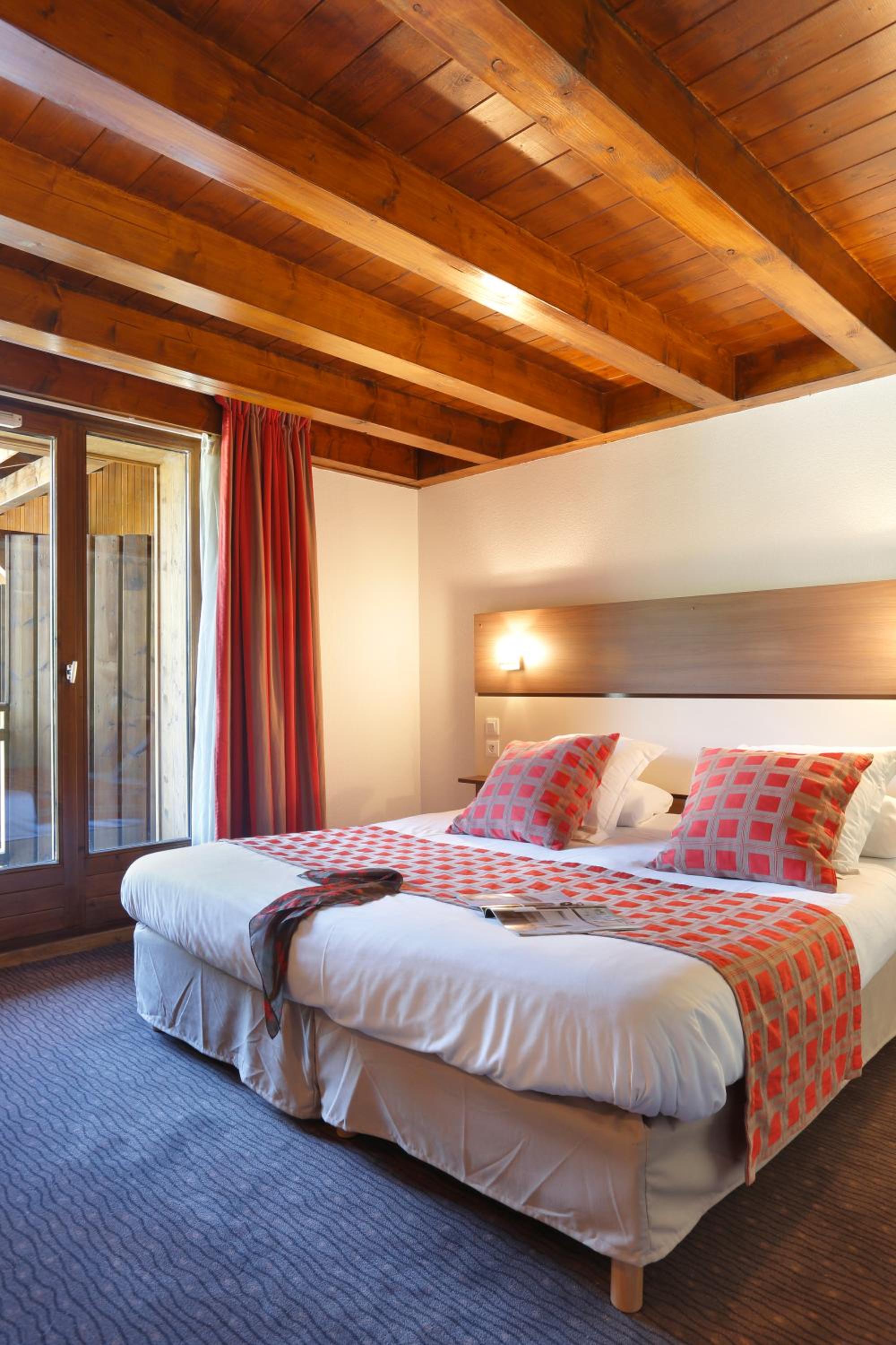 1 Bedroom Apartment with sleeping area for 5 people photo 1