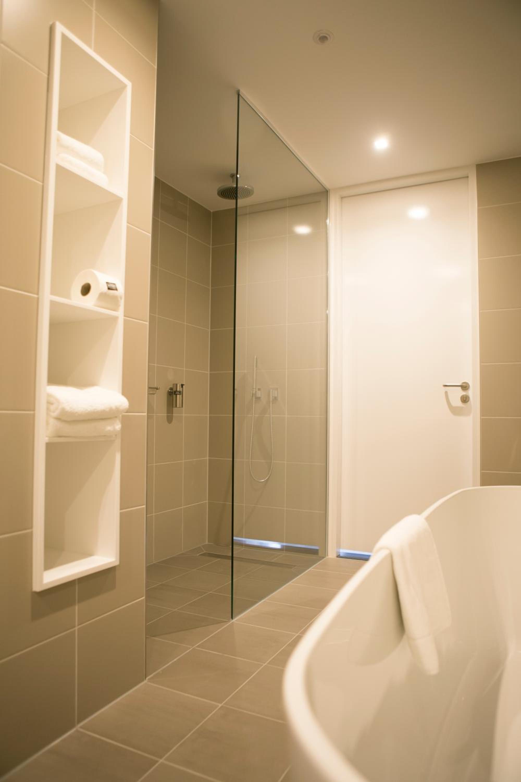 Suite - Photo 2
