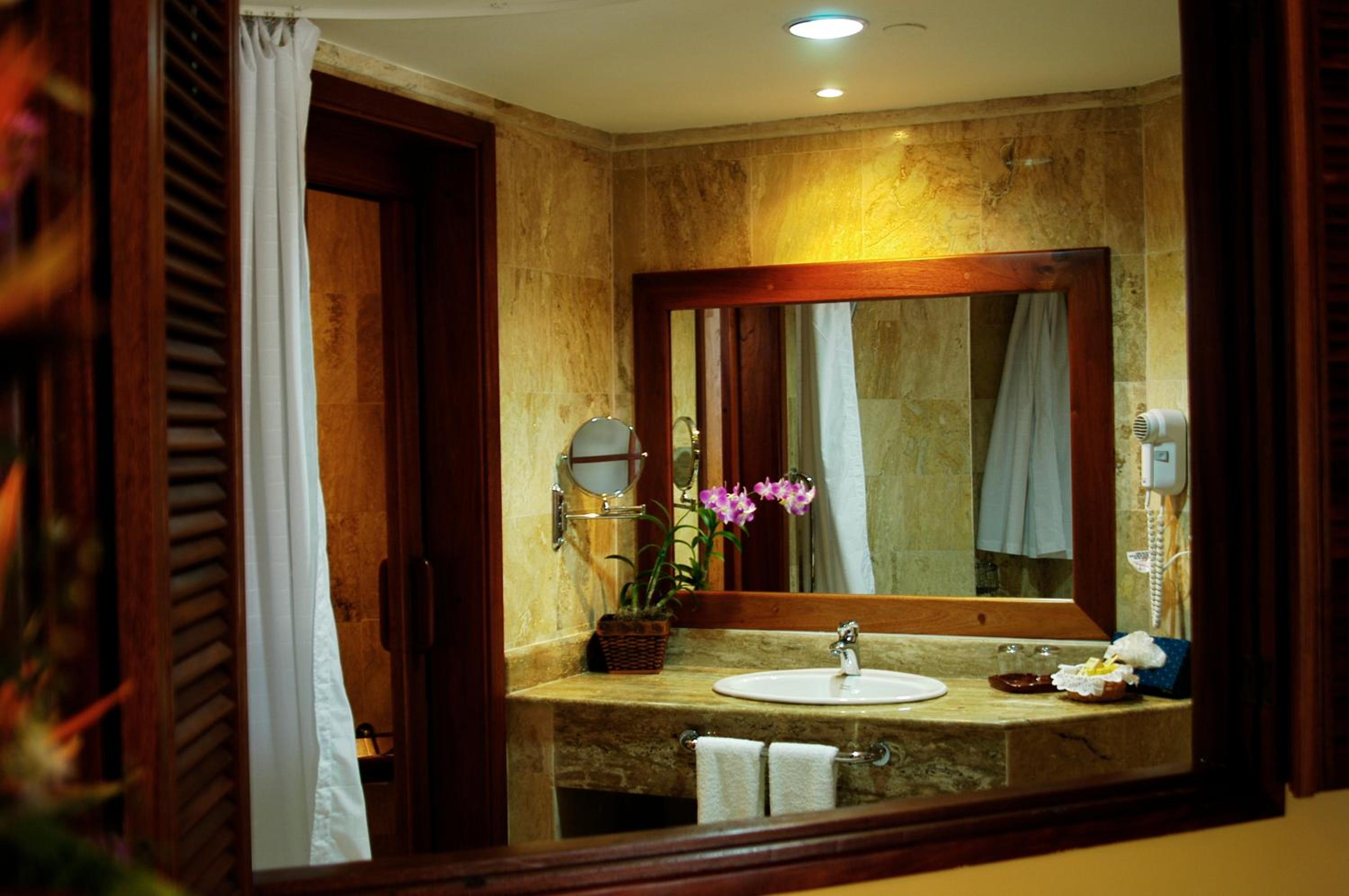 Deluxe Suite (3 Adults) photo 2