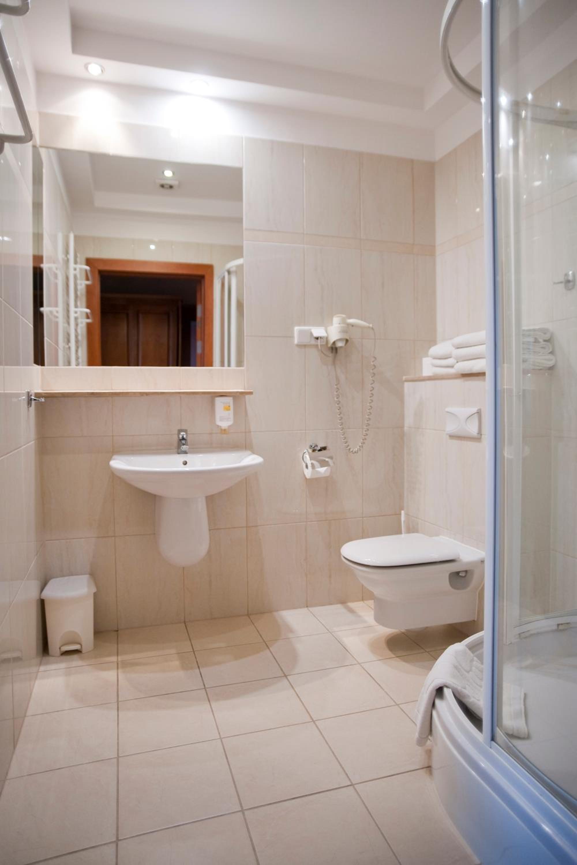 Double or Twin Room - Photo 3
