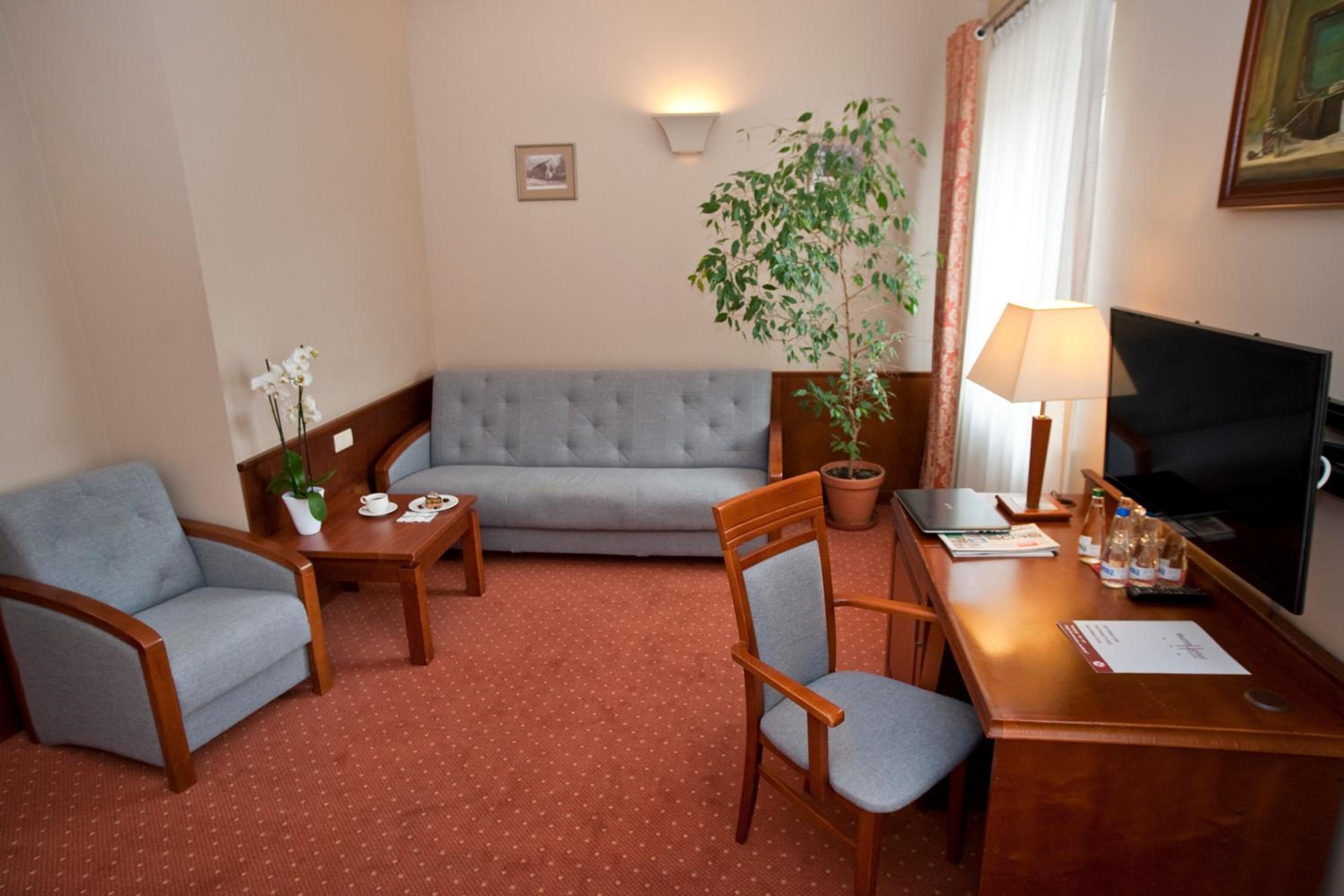 Double or Twin Room - Photo 5