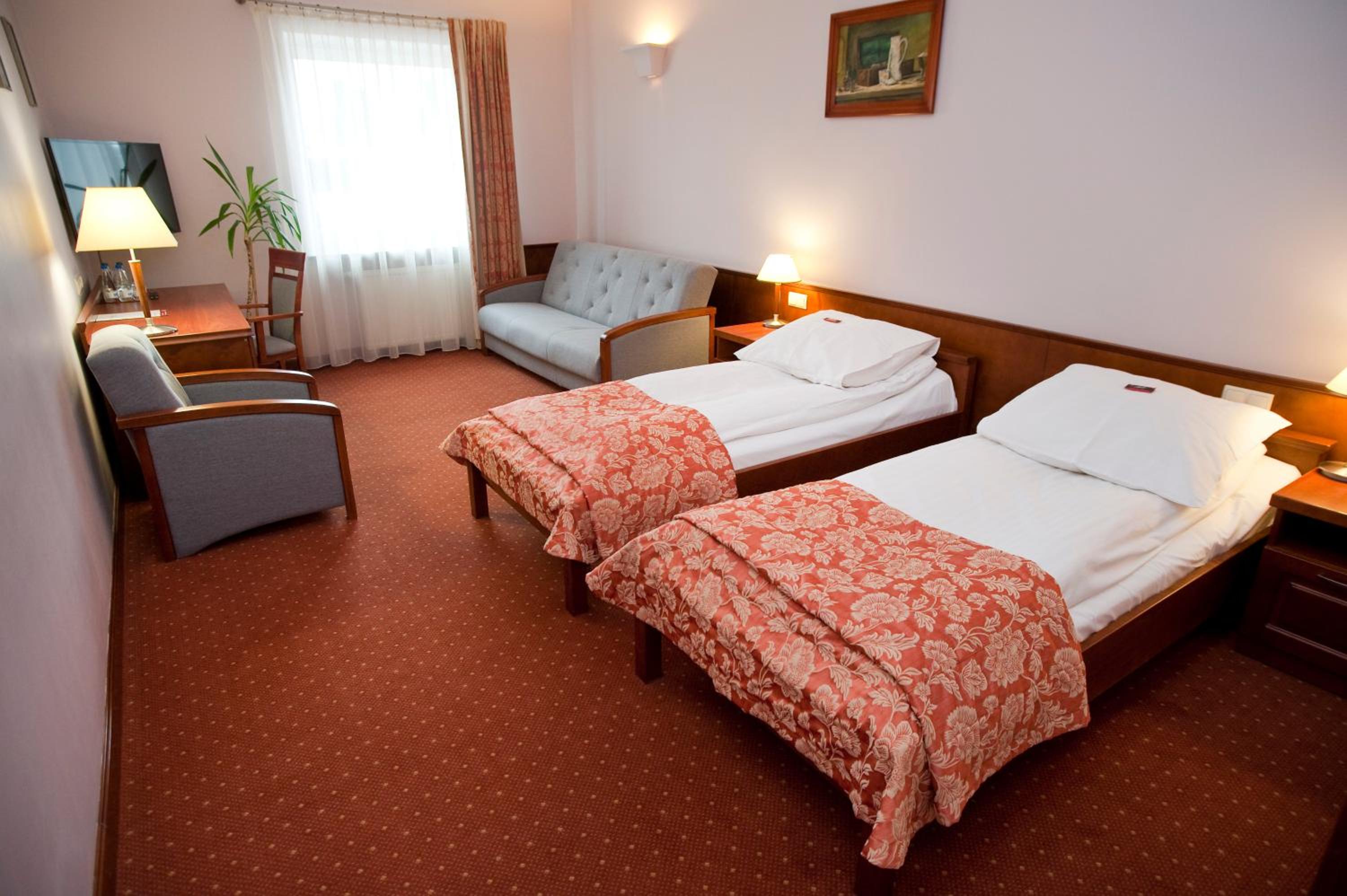 Double or Twin Room - Photo 6