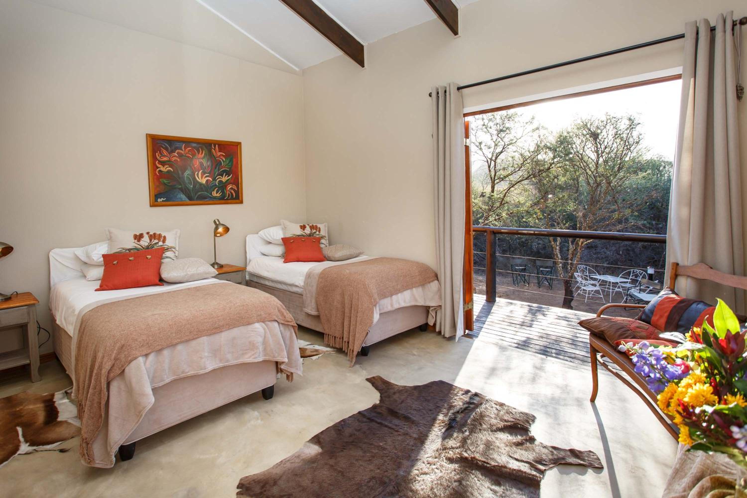 Standard Twin Room with Mountain View photo 2