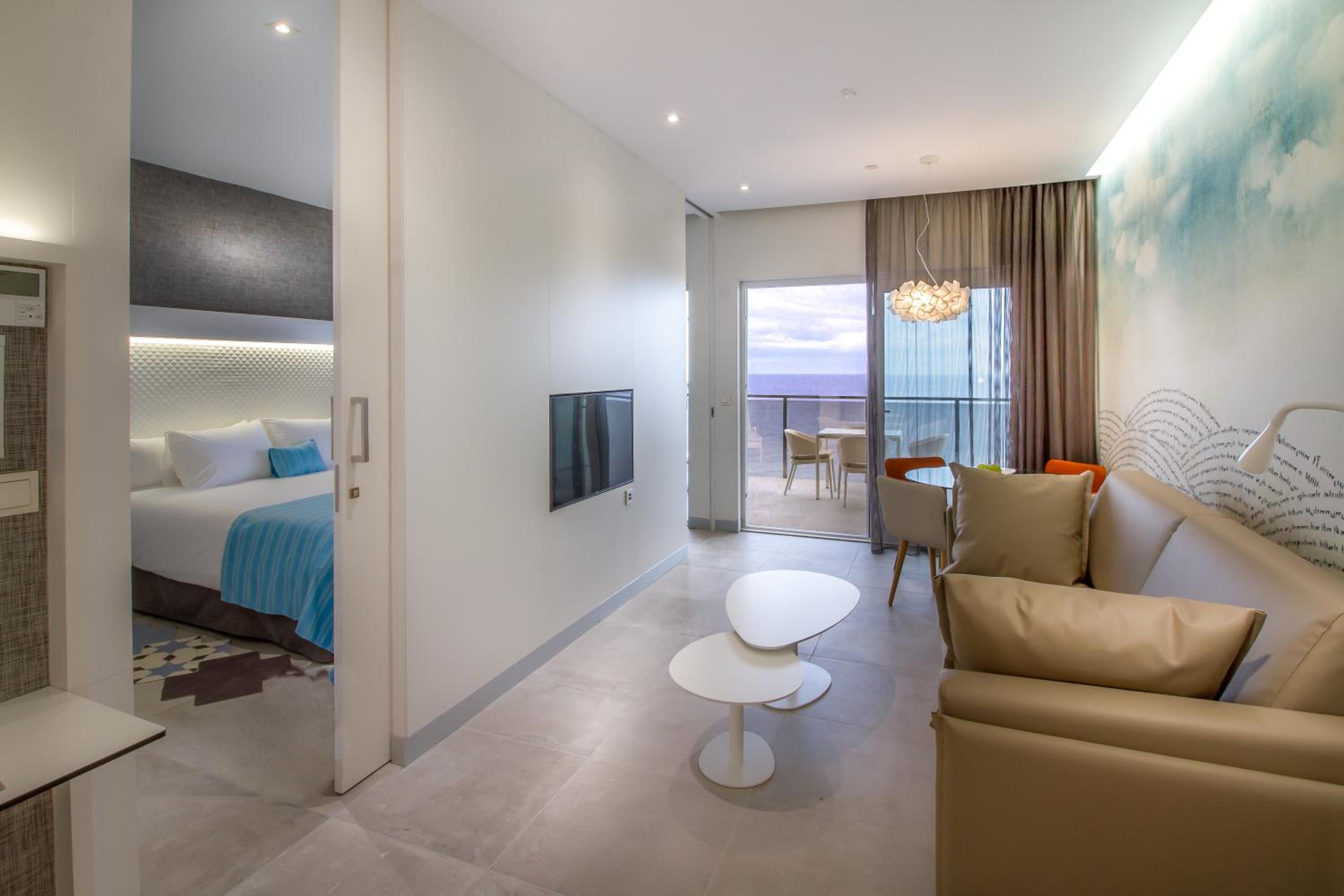 Suite con vista al mar (3 adultos)
