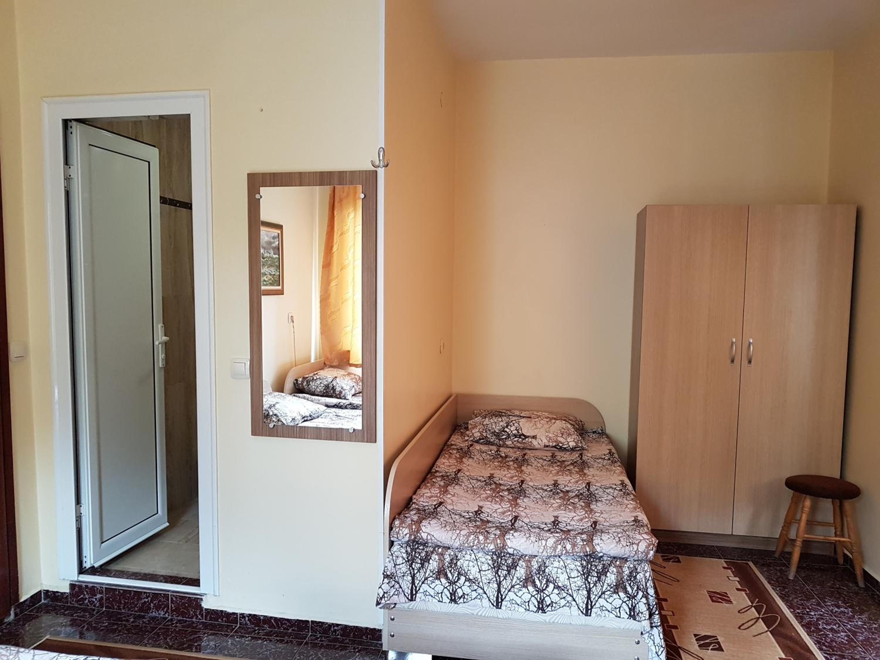  Triple Room - Photo 1