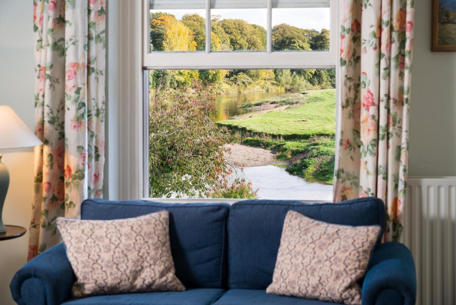 Suite with Mountain View - Photo 4