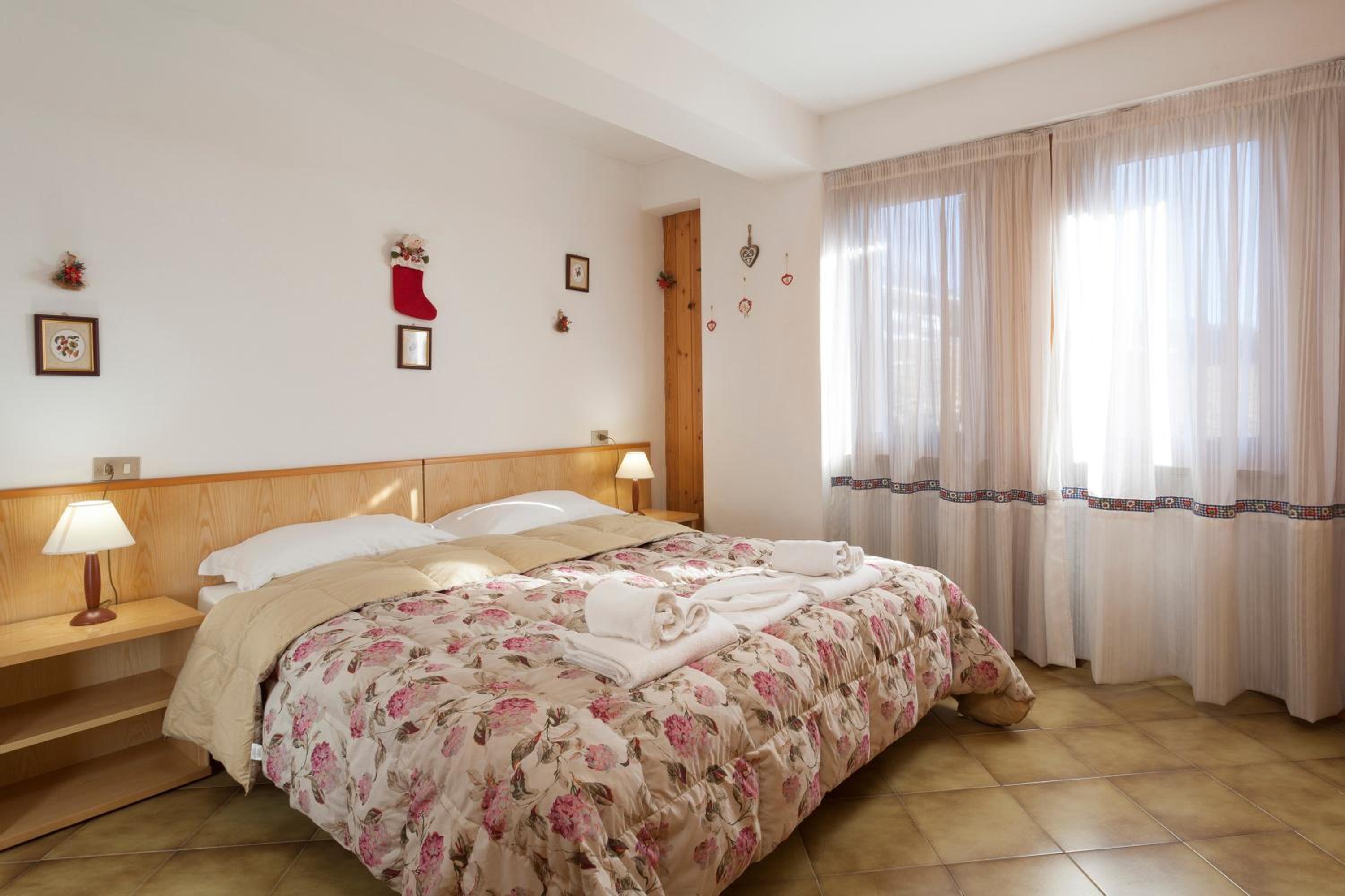 Two-Bedroom Apartment (6 Adults) - Photo 19