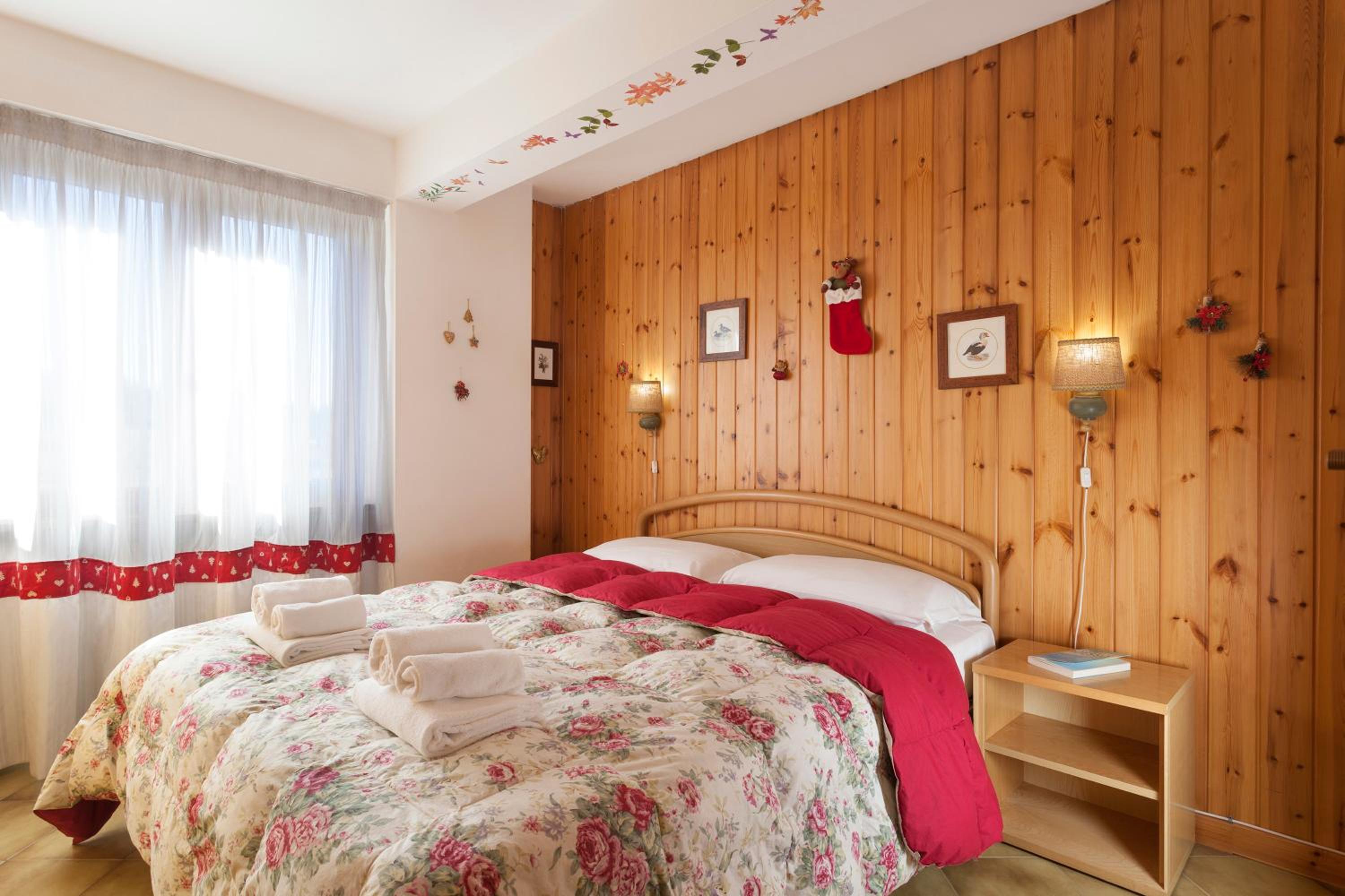 Two-Bedroom Apartment (6 Adults) - Photo 1
