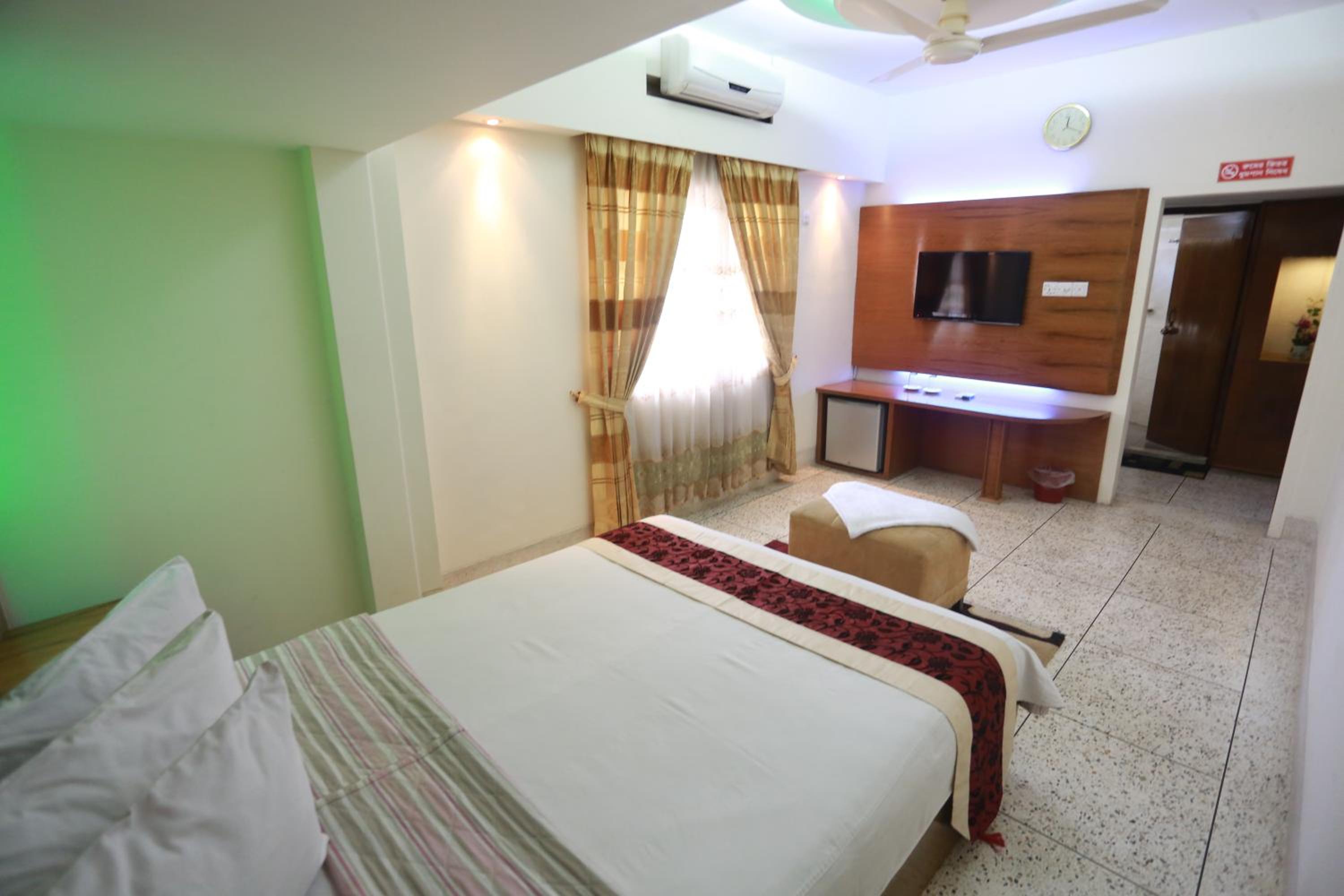 Deluxe Twin Room photo 2