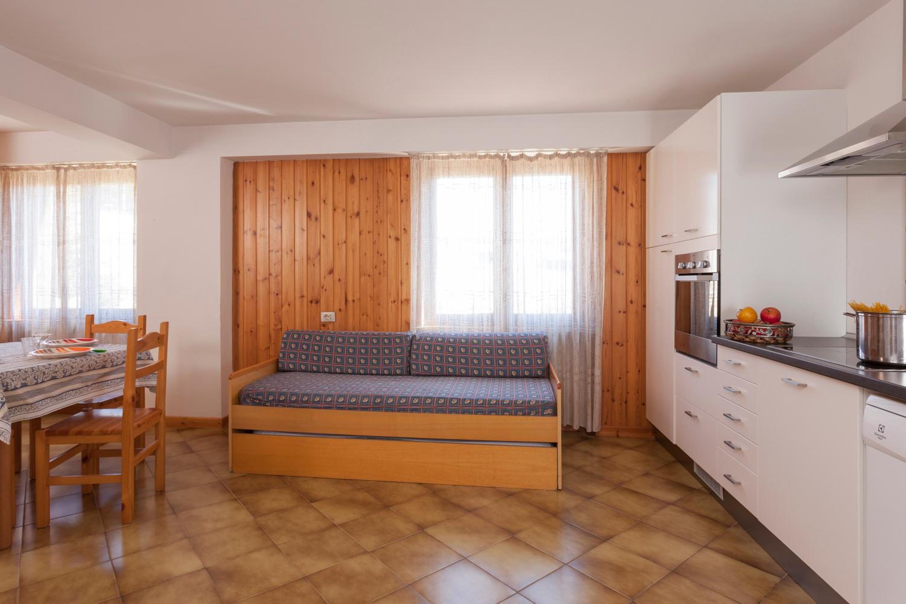 One-Bedroom Apartment (4 Adults) - Photo 9