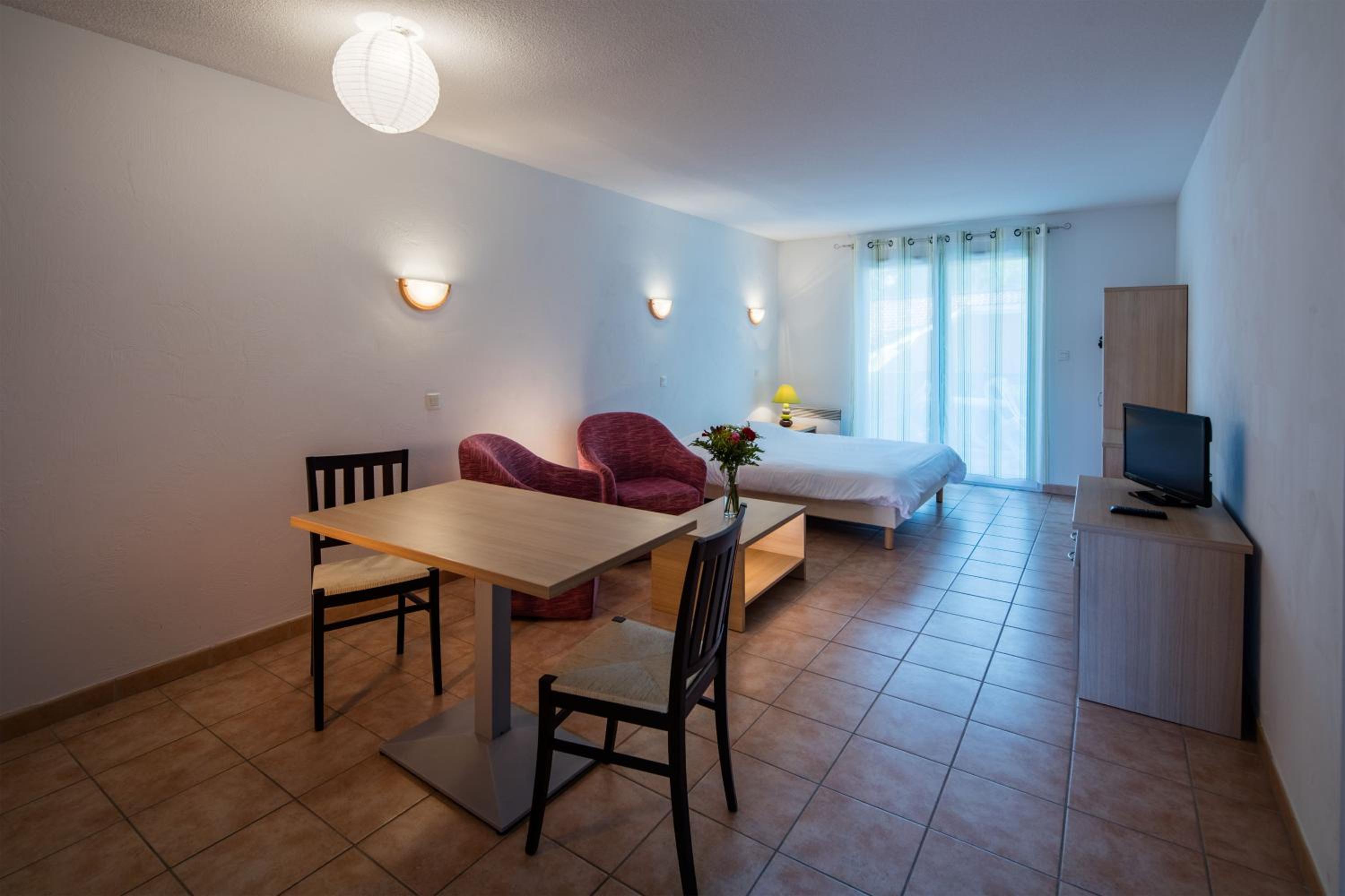 Double Room with Balcony photo 3