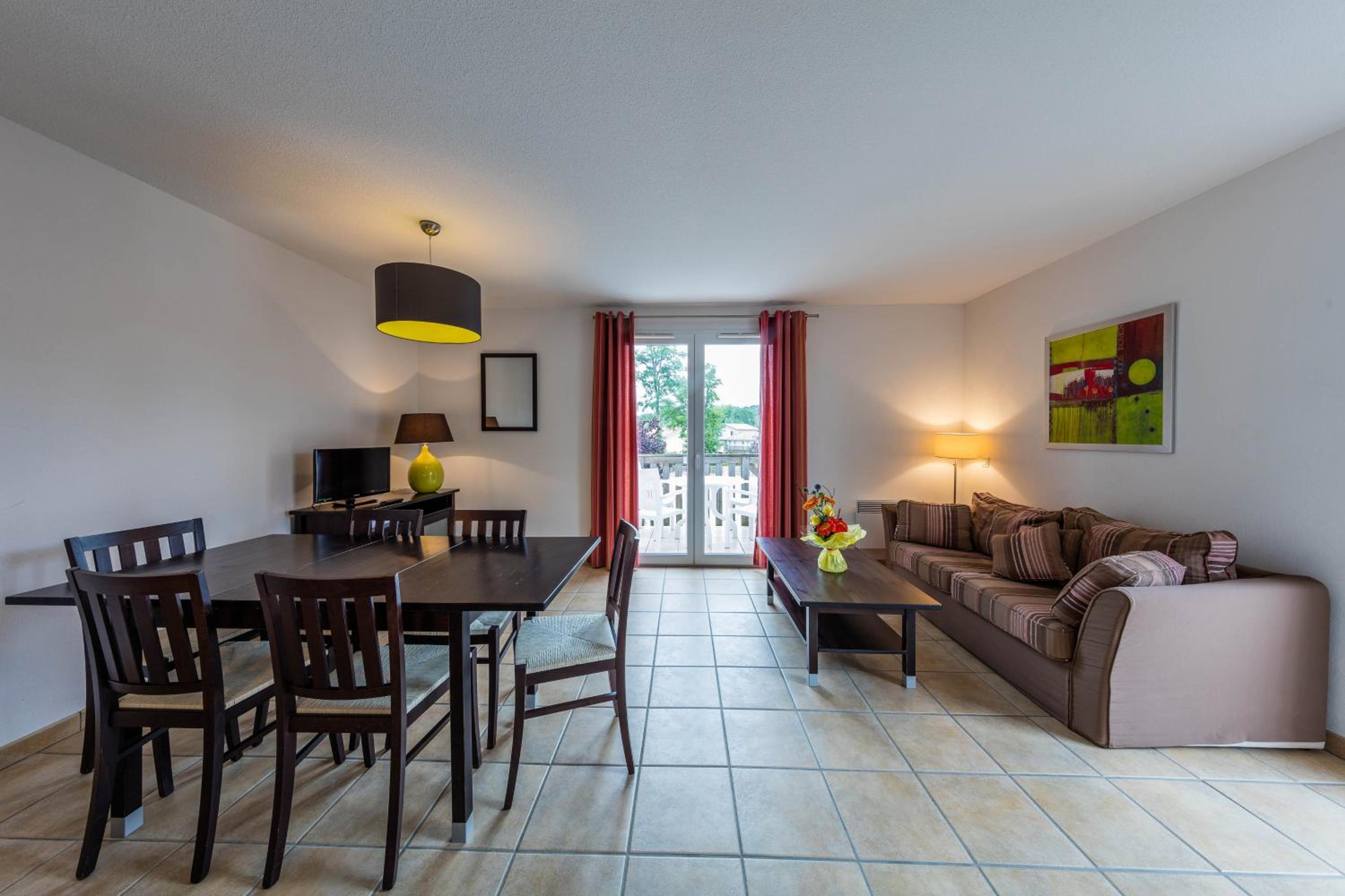Two-Bedroom Family Apartment - Photo 4