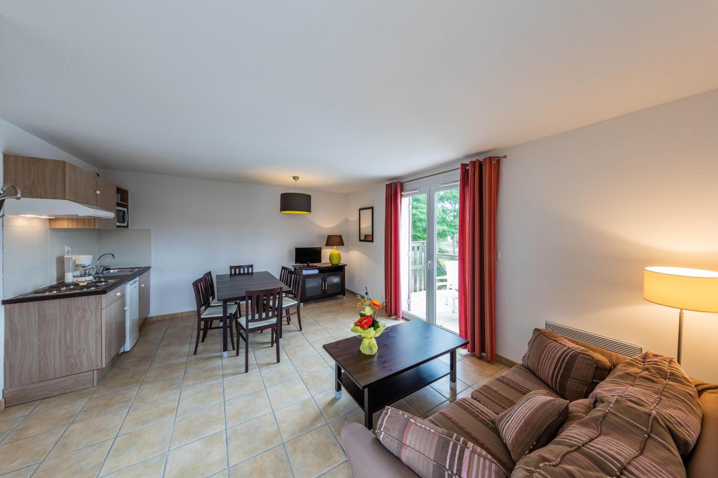 Two-Bedroom Family Apartment - Photo 3