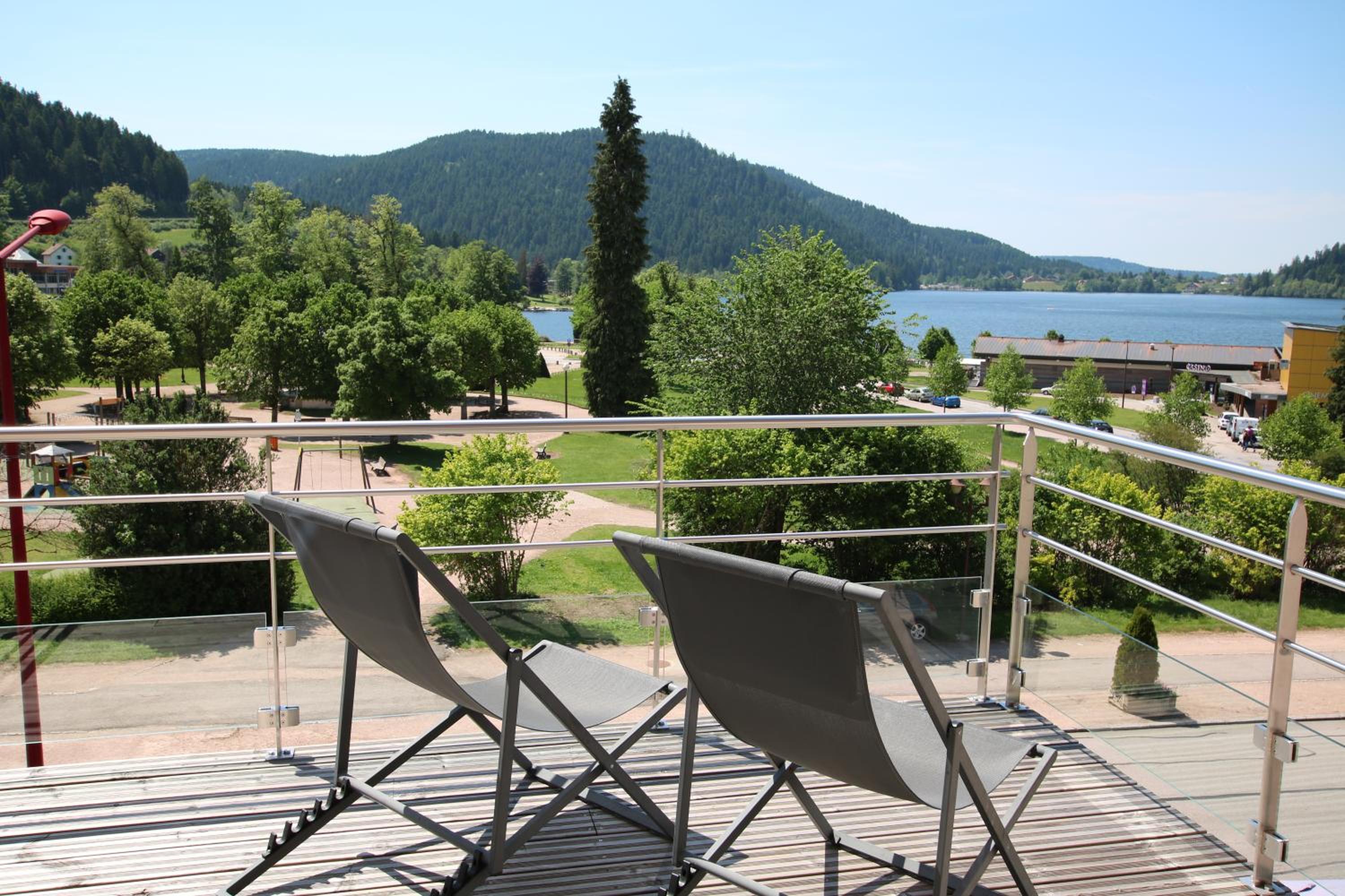 Classic Twin Room with Garden View photo 2