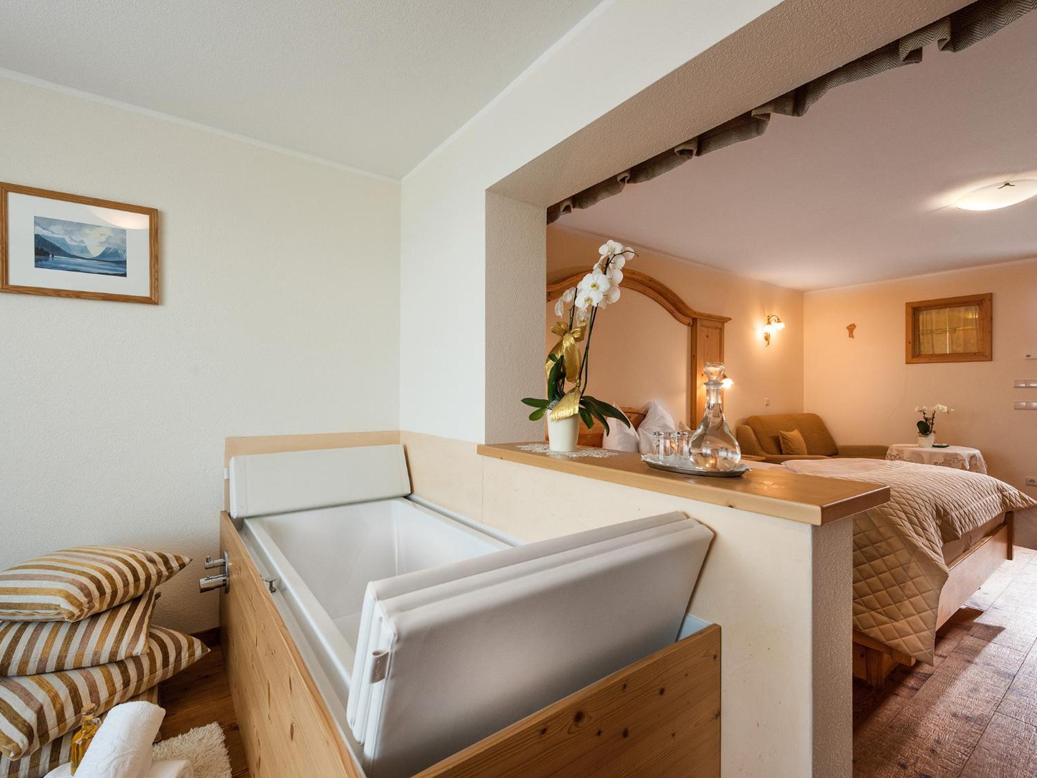 Suite with Balcony - Photo 4