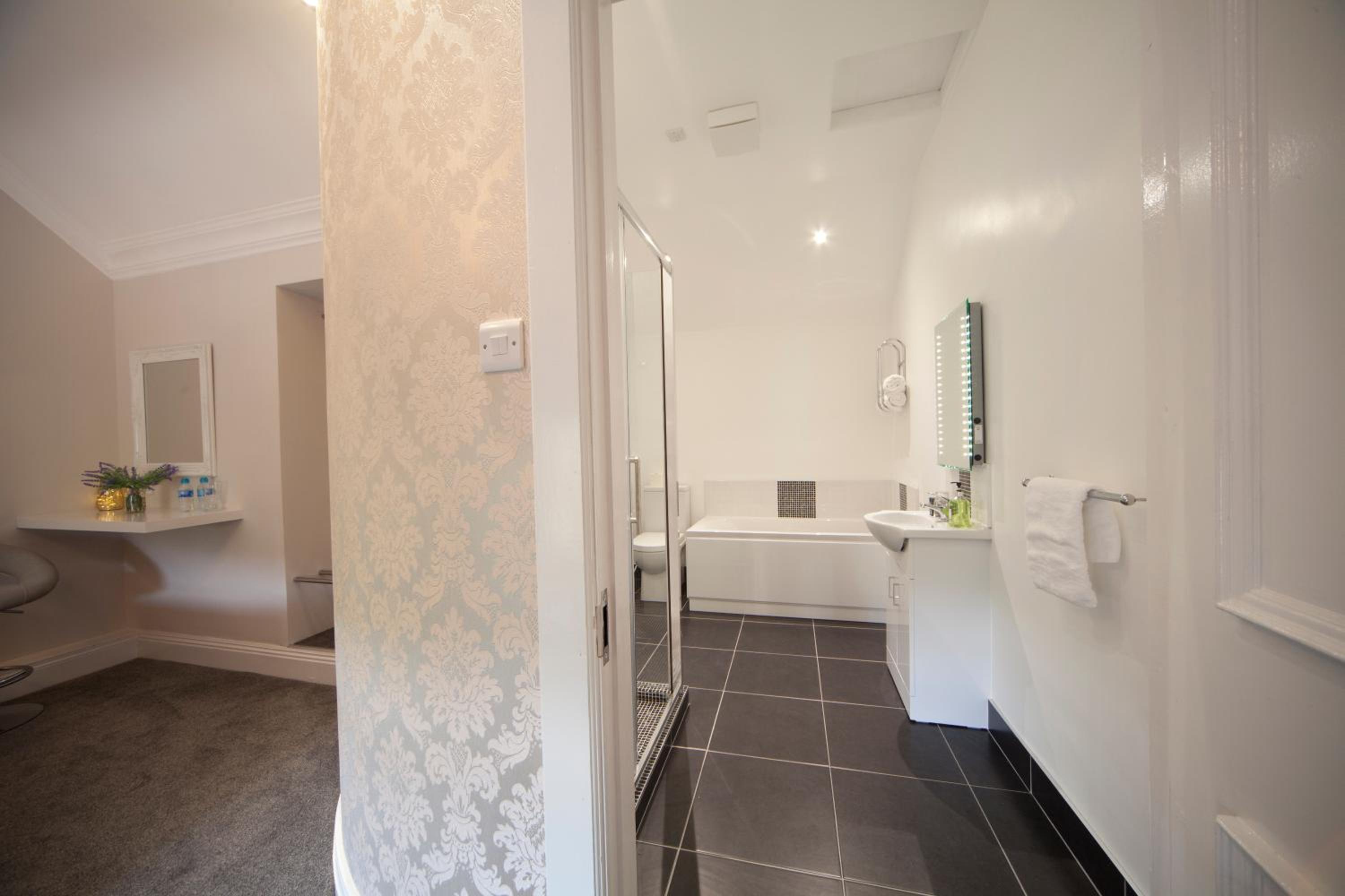 Deluxe Double Room photo 3