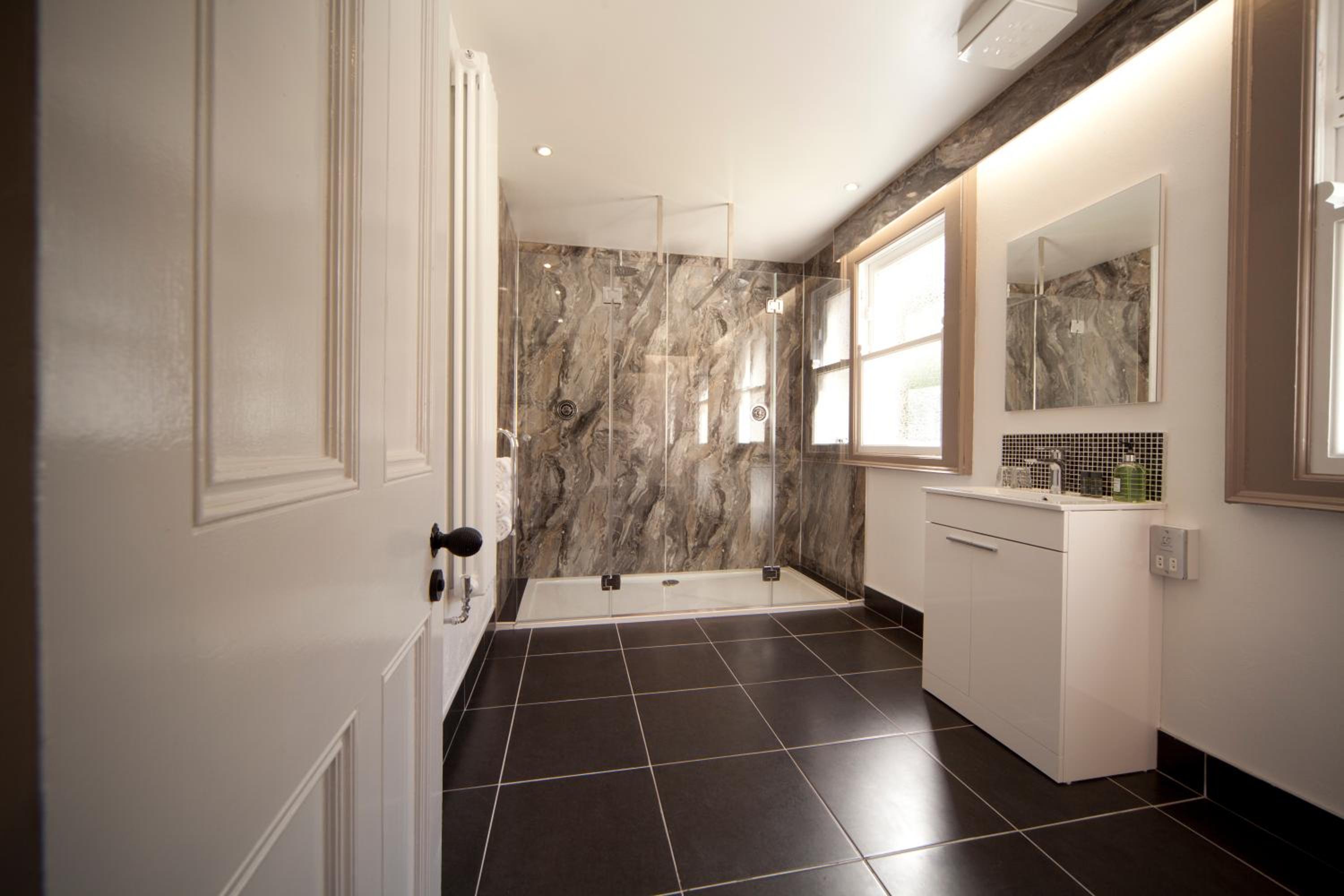 King Room with Spa Bath photo 2