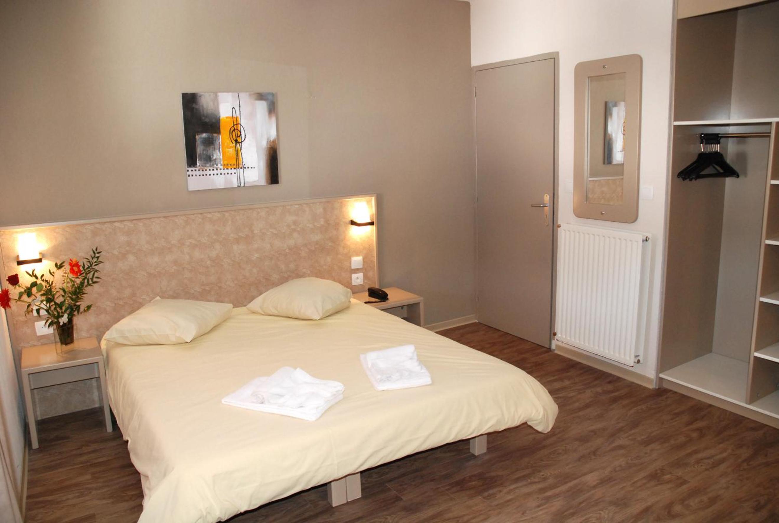 Standard Double or Twin Room (2 Adults) photo 3