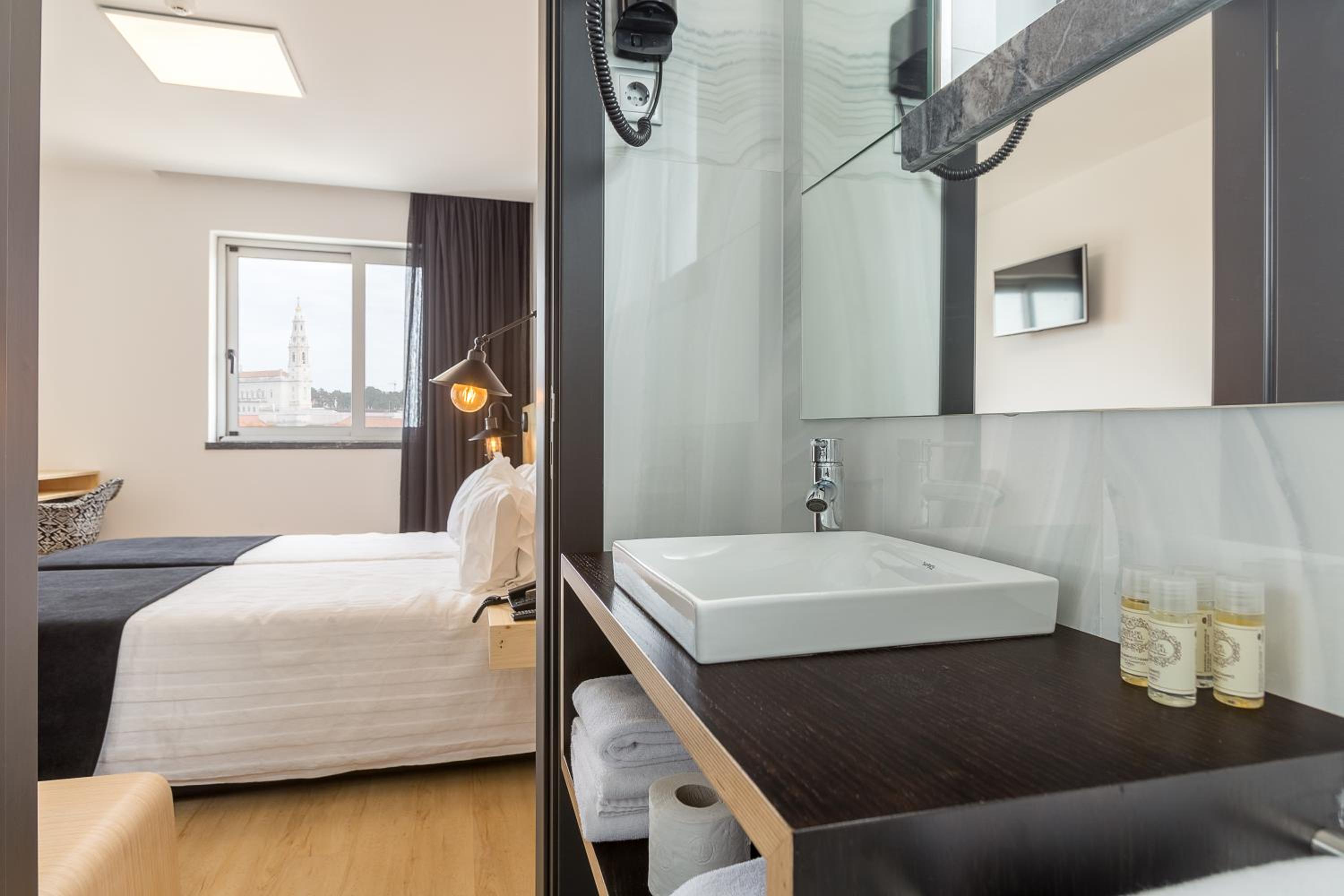 Standard Double or Twin Room photo 1