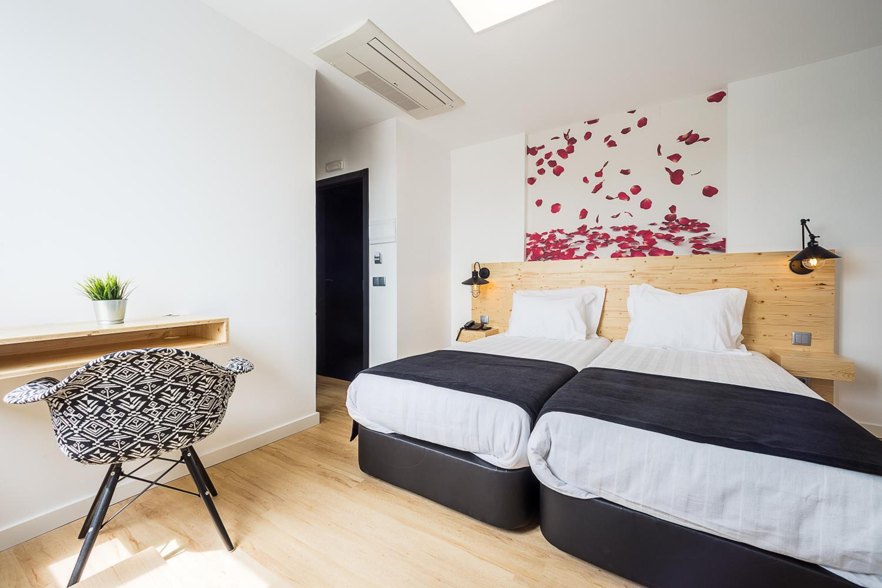 Standard Double or Twin Room with Balcony photo 1