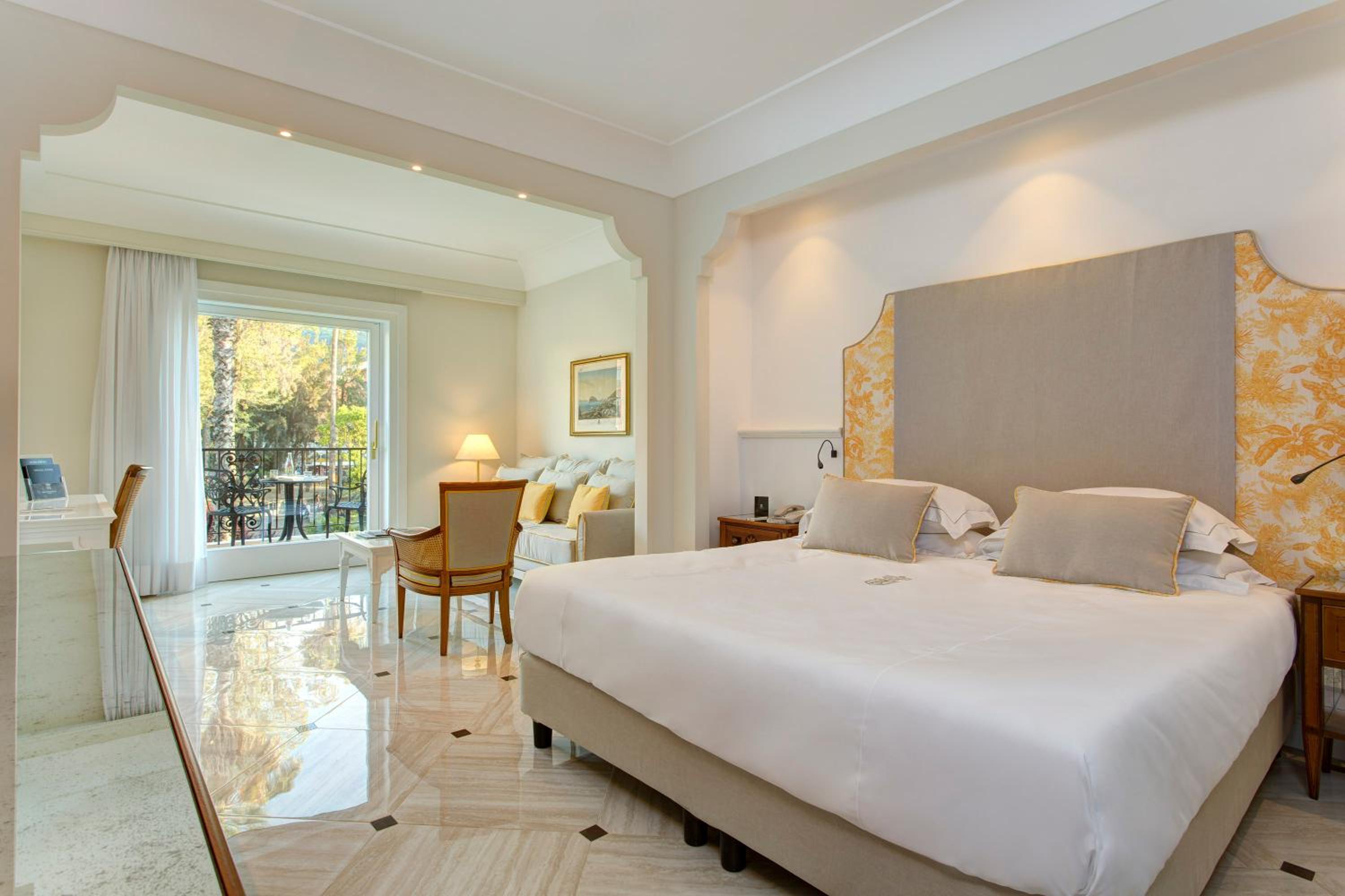 Superior Junior Suite with Balcony - Photo 1