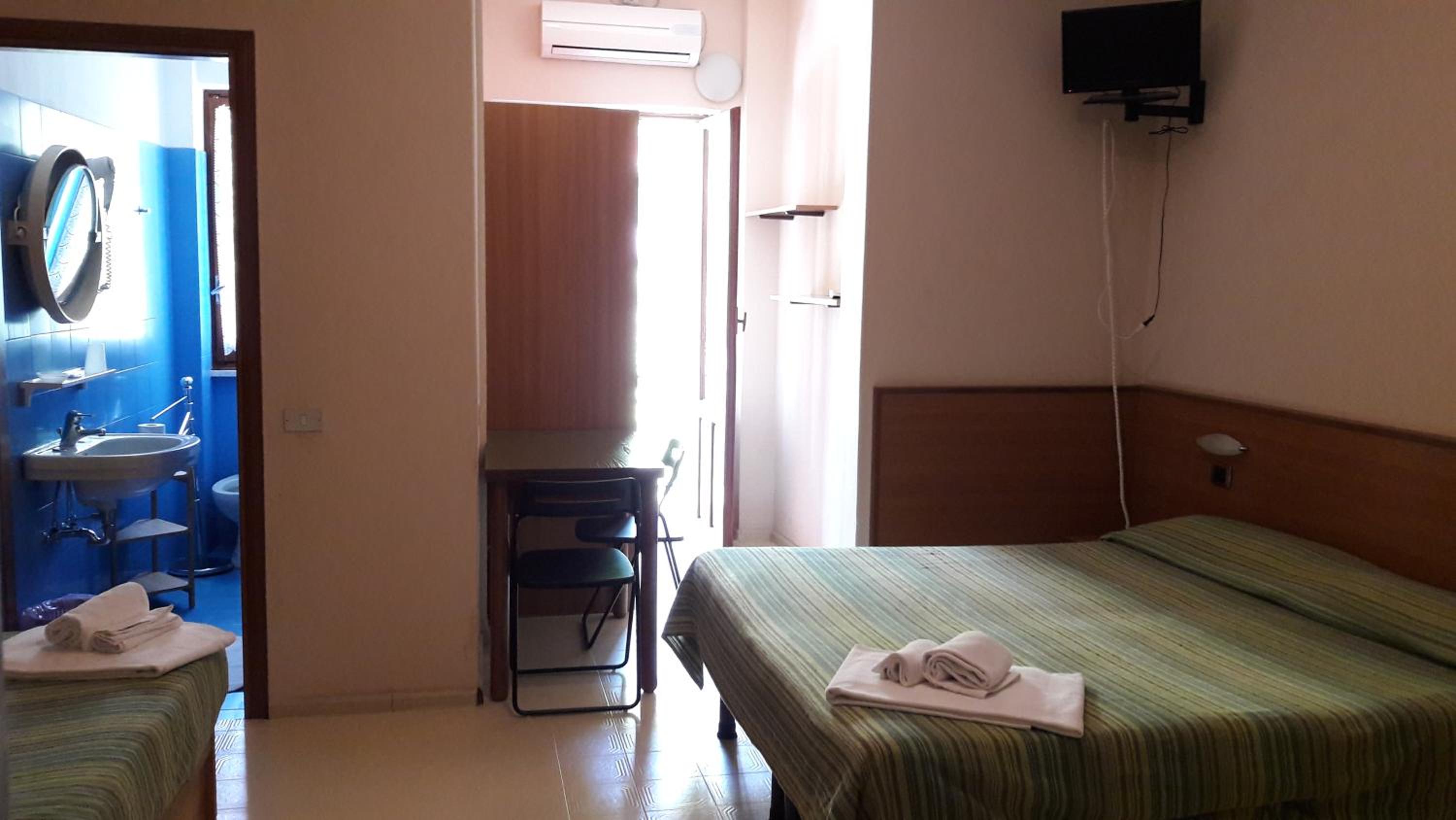 Studio (3 Adults) - Photo 2