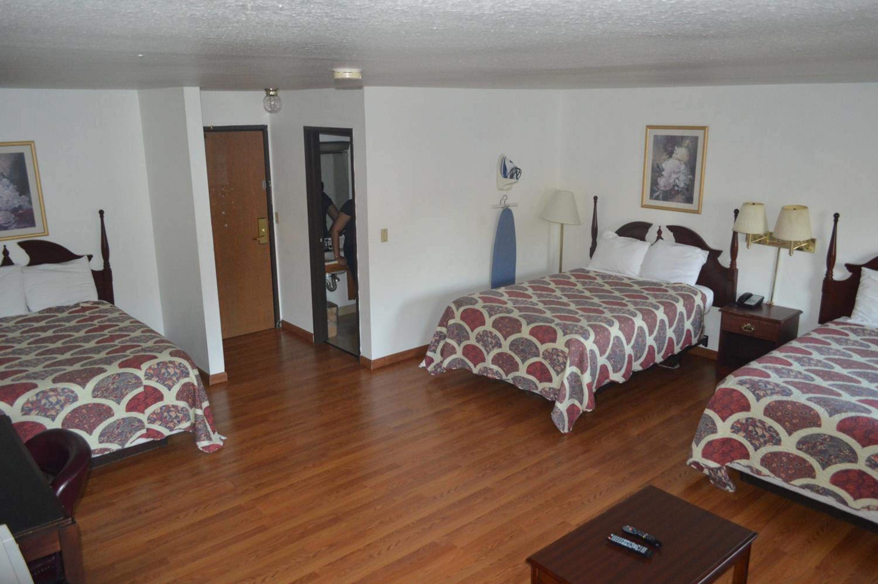 Queen Suite photo 1