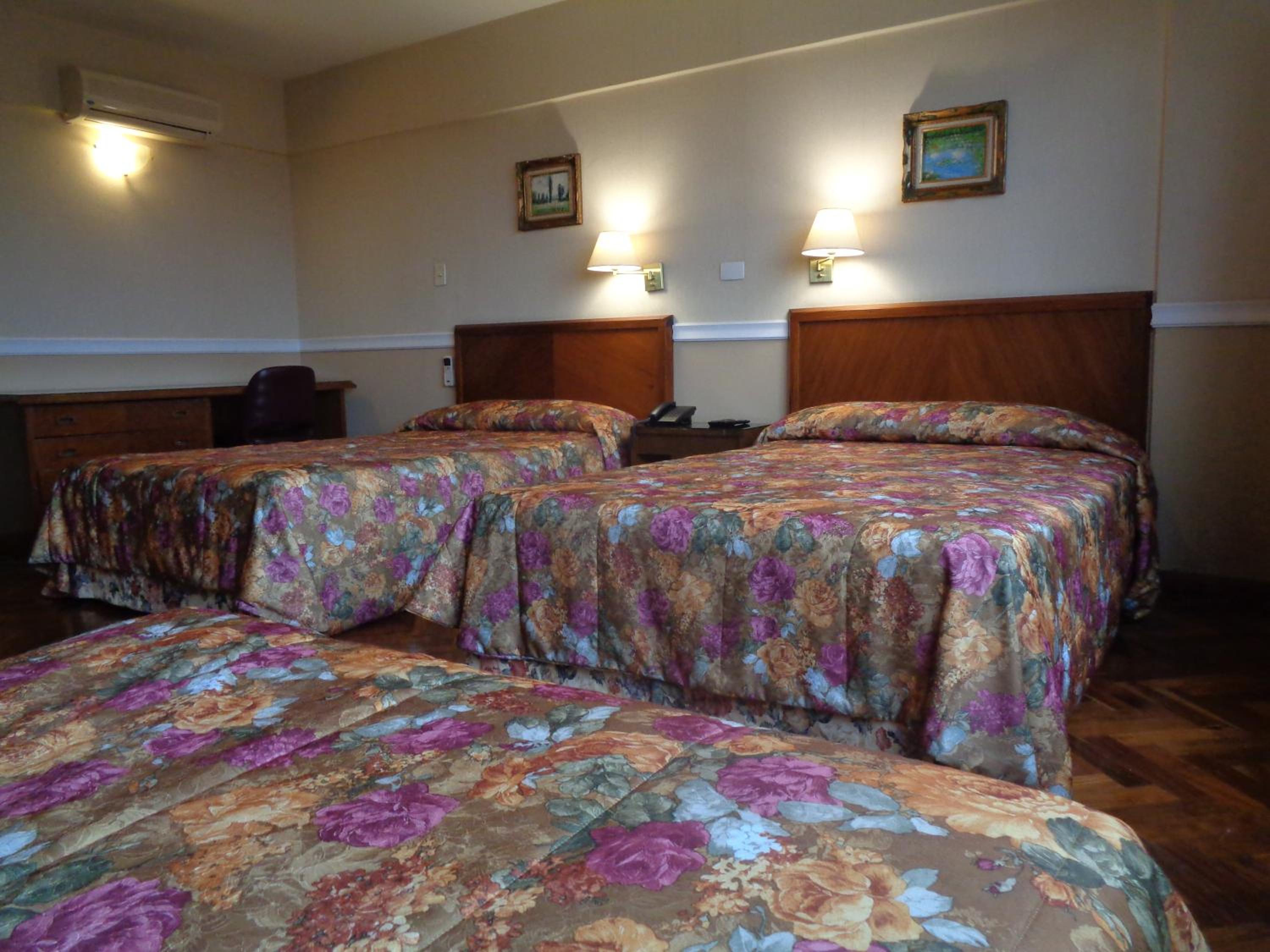 Standard Triple Room - Photo 1