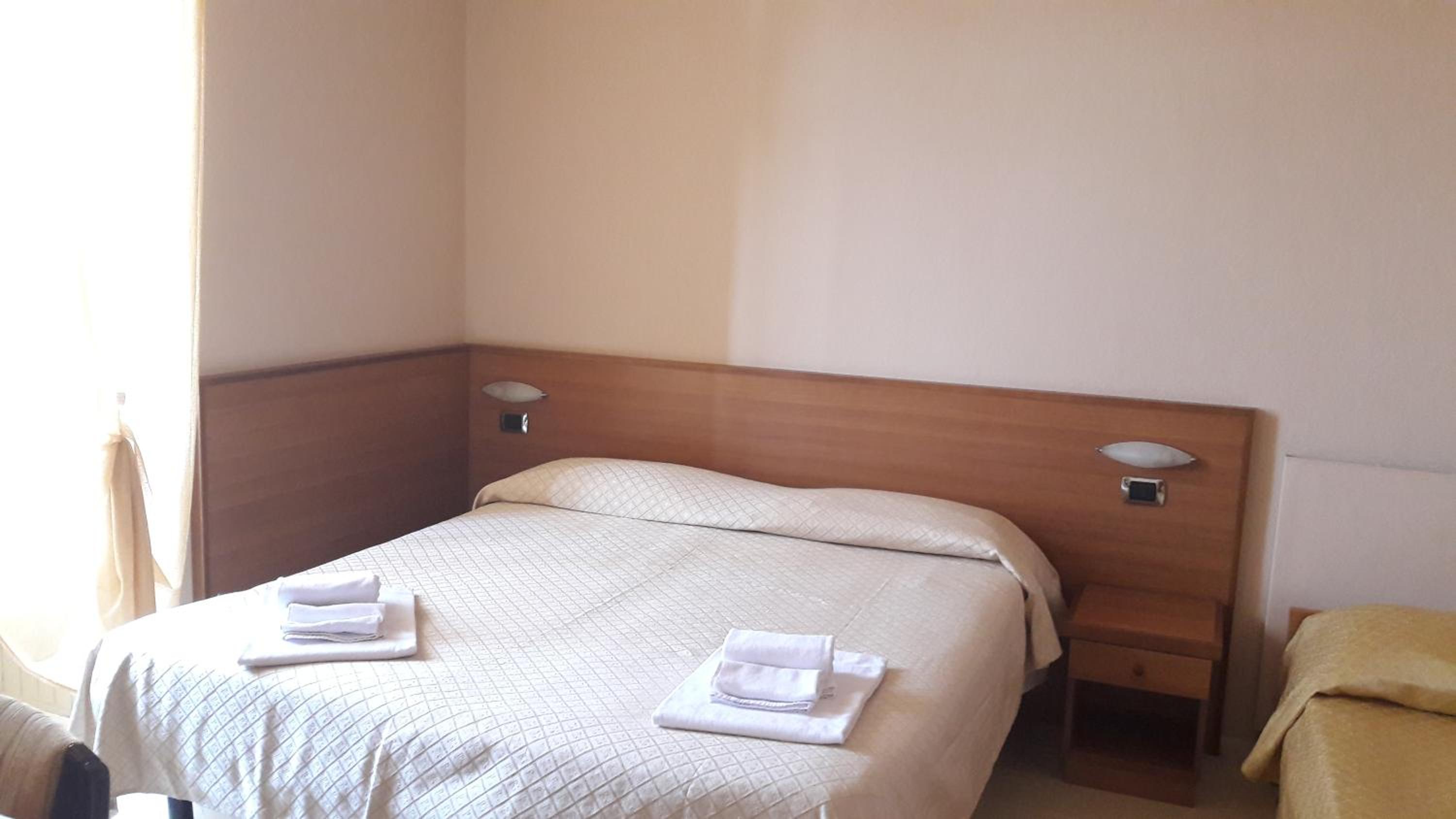 One-Bedroom Apartment (3 Adults) - Photo 2