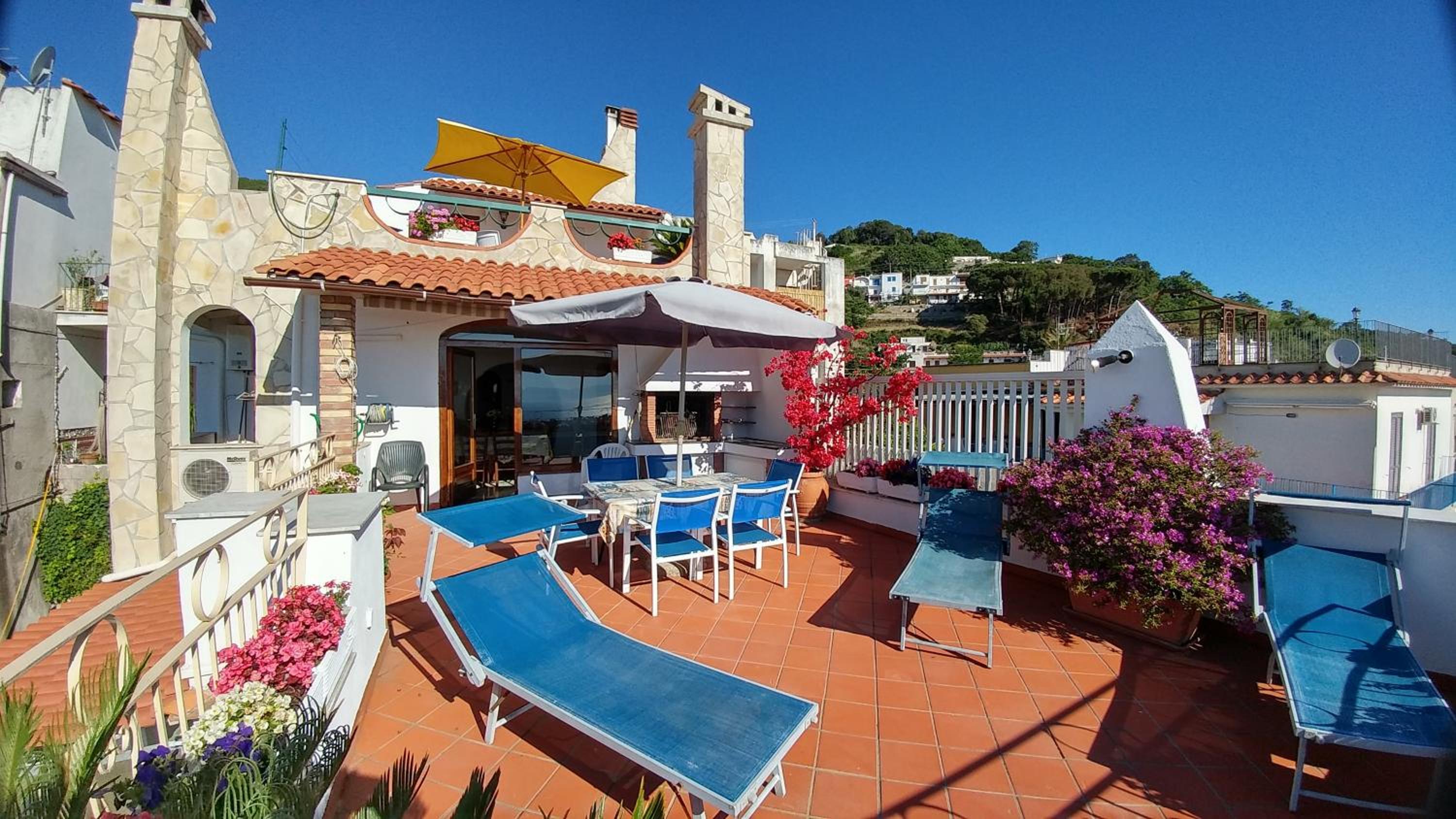 Apartment with Terrace - Photo 11