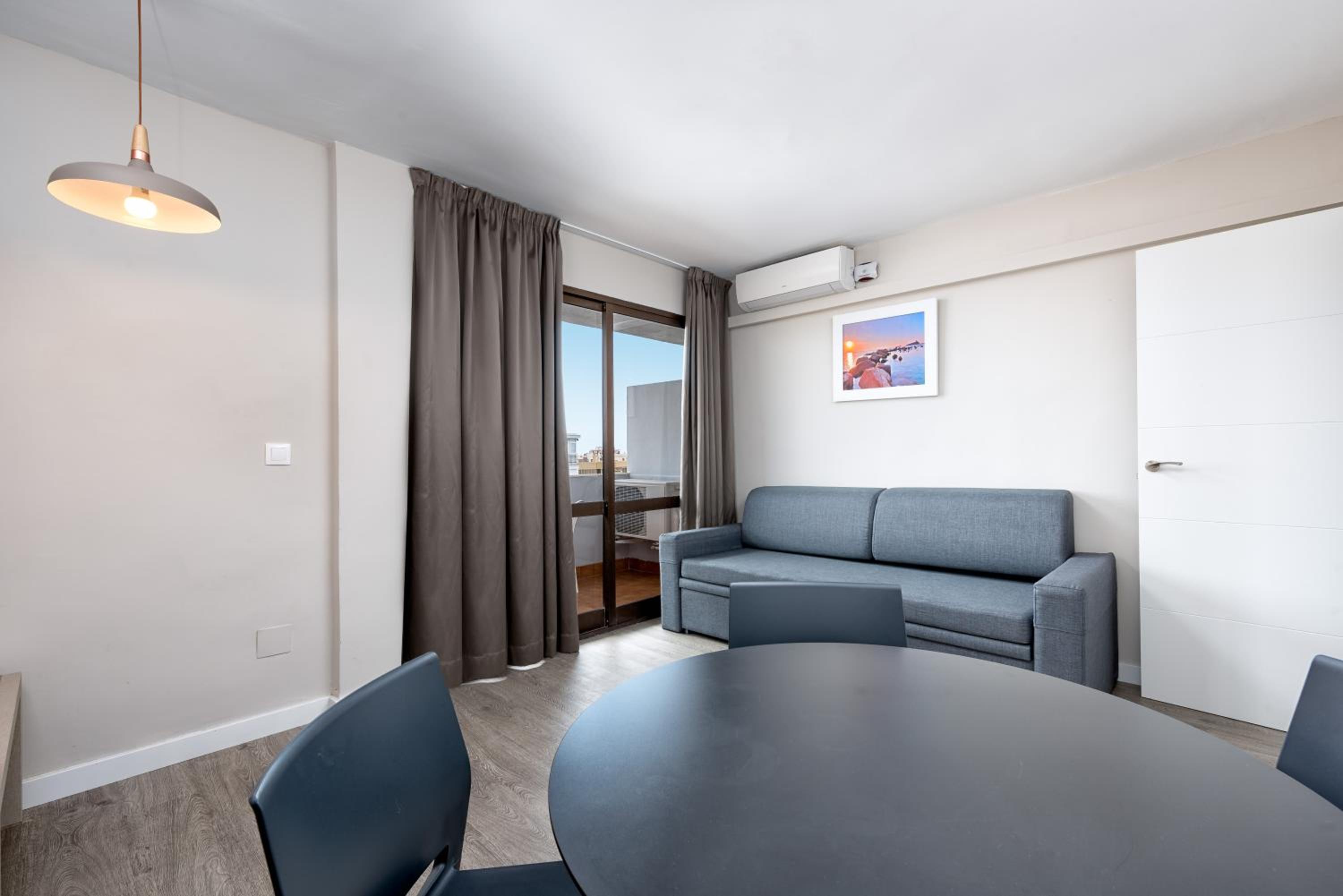 One-Bedroom Apartment - Photo 6