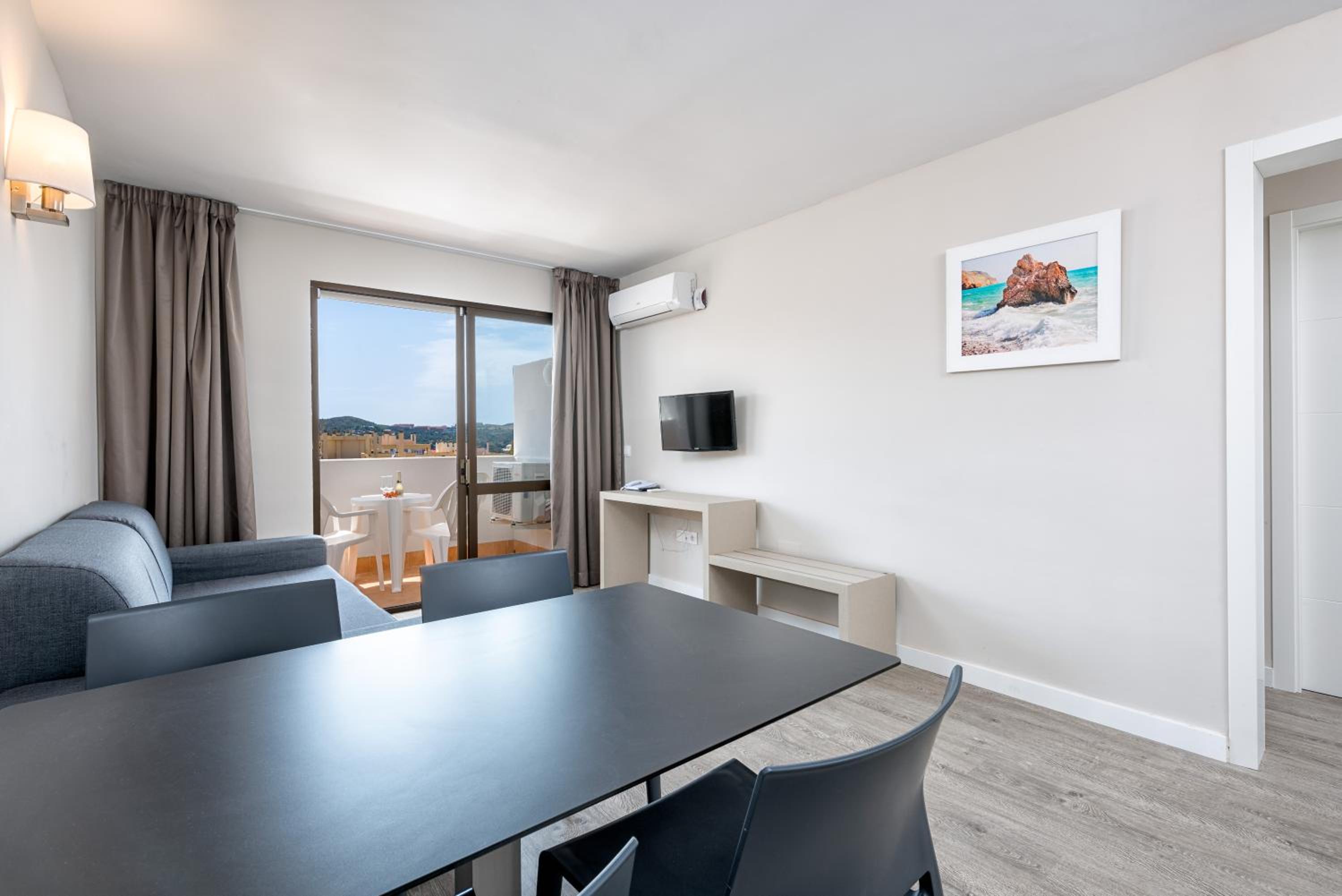 Two-Bedroom Apartment - Photo 9