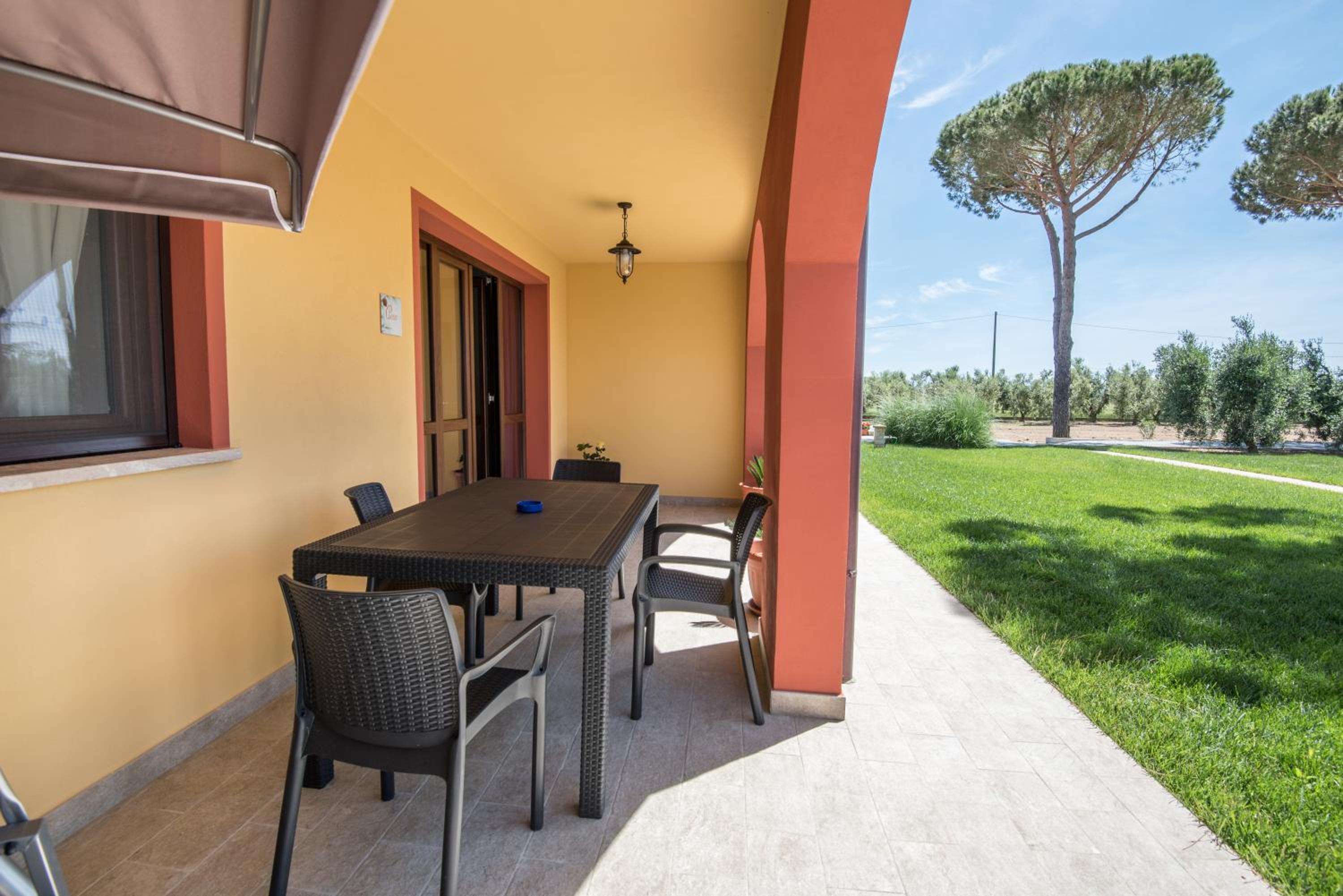 One-Bedroom Apartment with Terrace photo 3