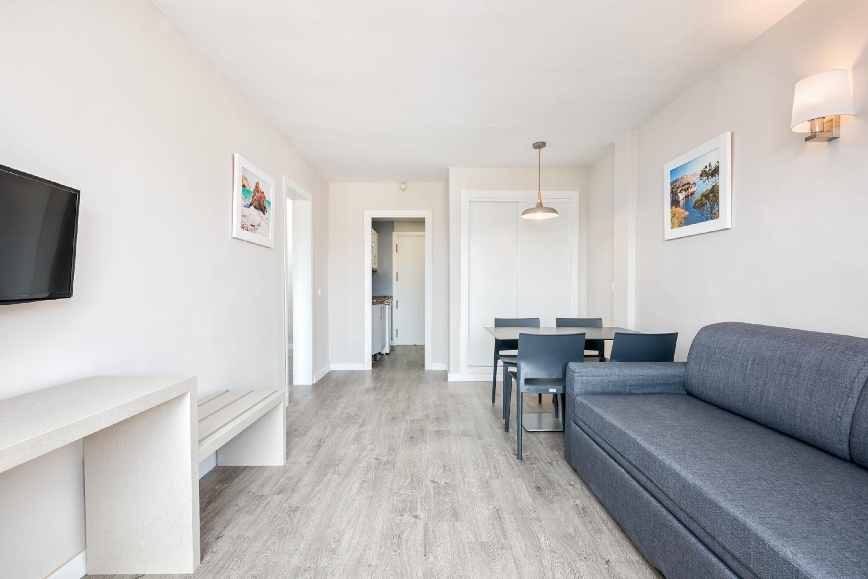 Two-Bedroom Apartment (6 Adults)