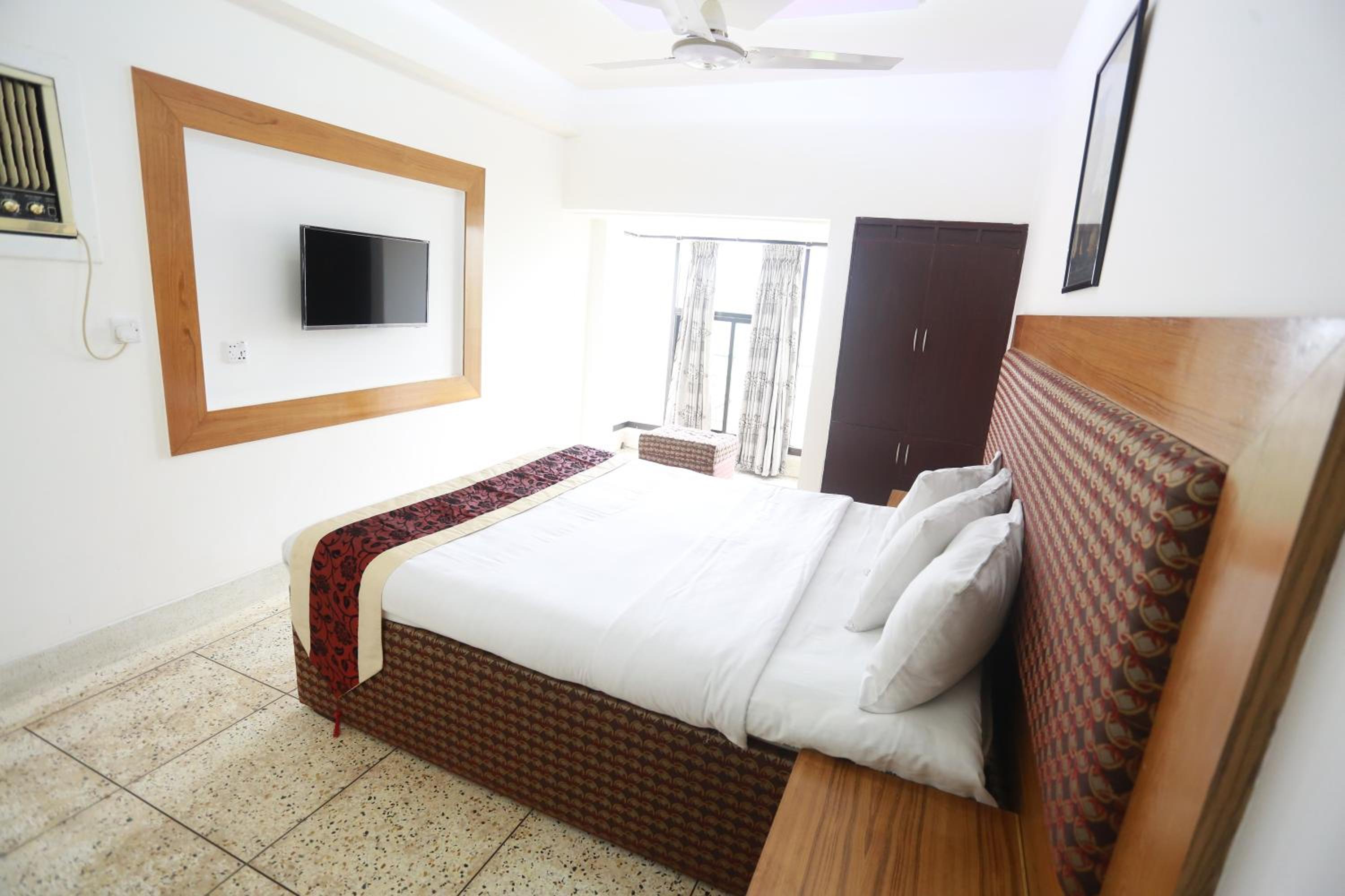 Deluxe Twin Room photo 3