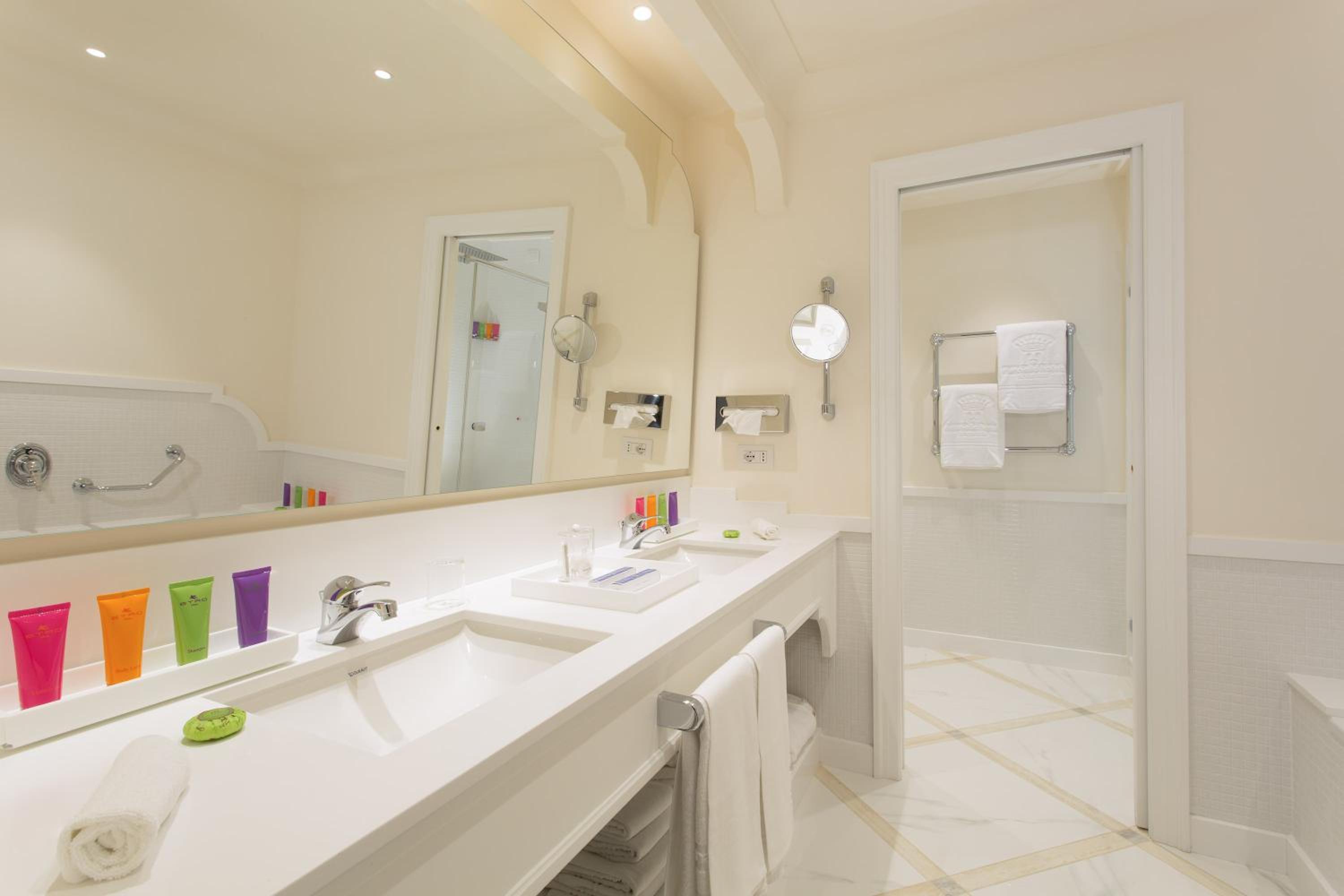 Royal Suite with Sea View - Photo 2
