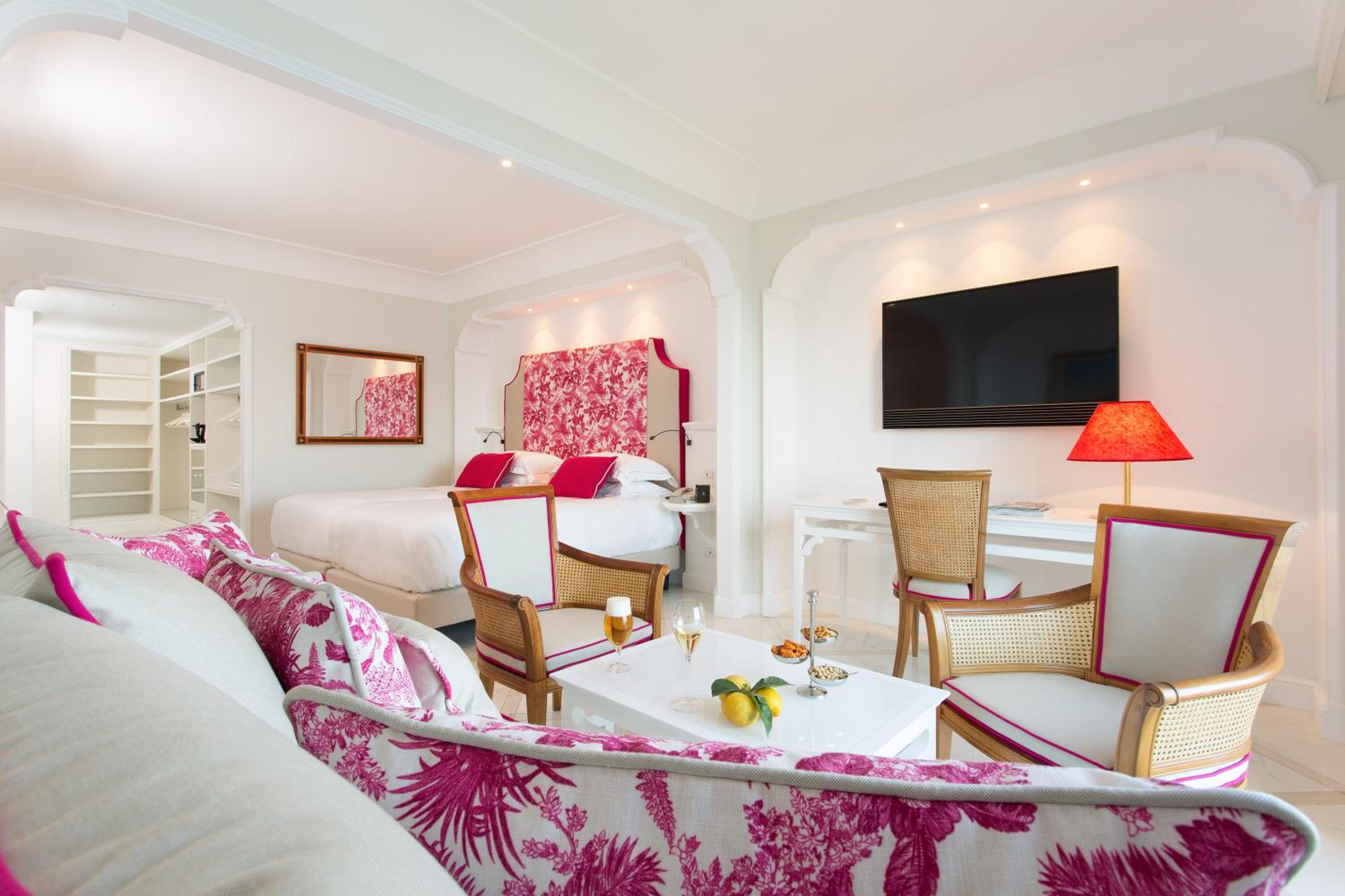 Royal Junior Suite Sea View Terrace with Spa Bath - Photo 4