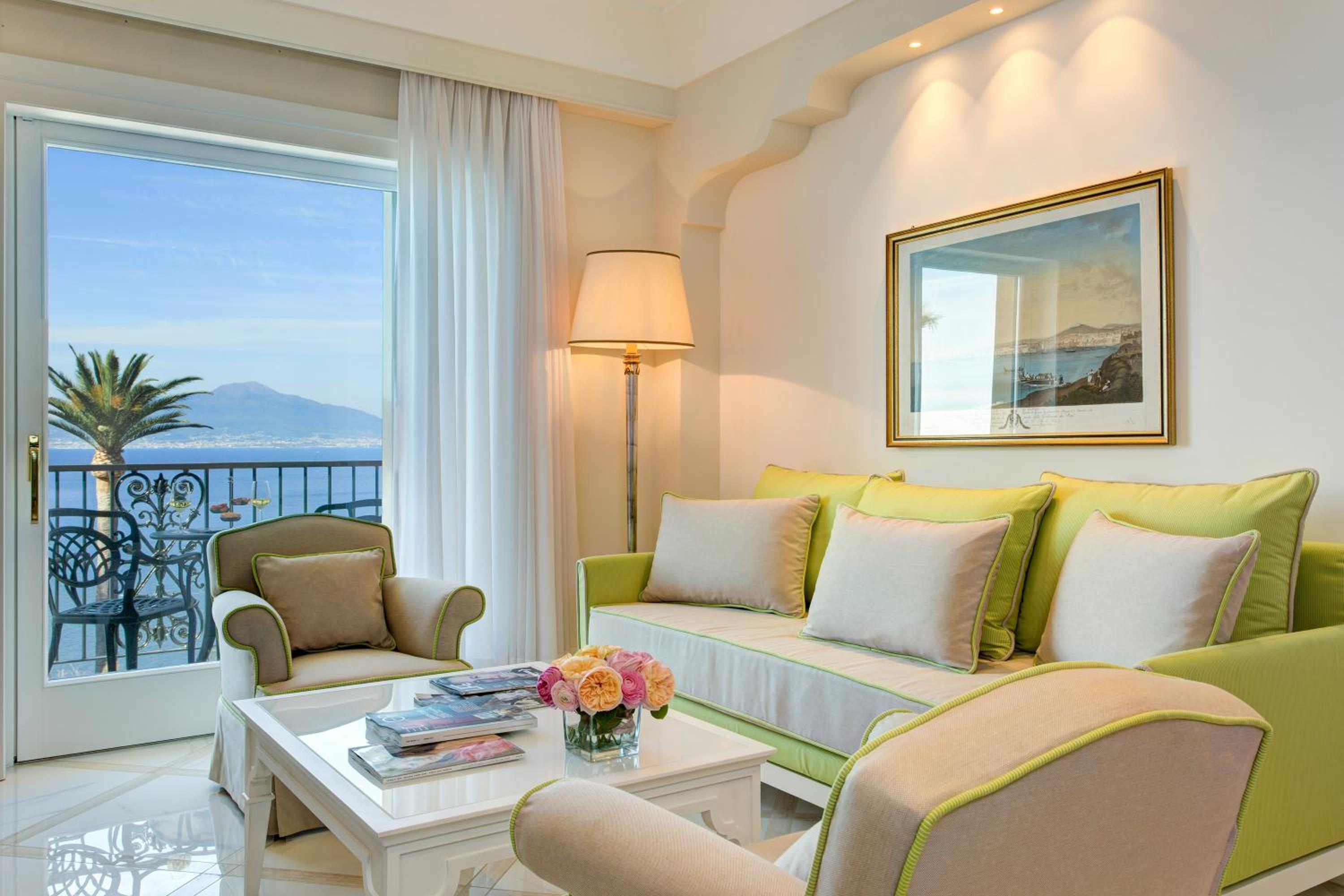 Royal Junior Suite Sea View Terrace with Spa Bath - Photo 3