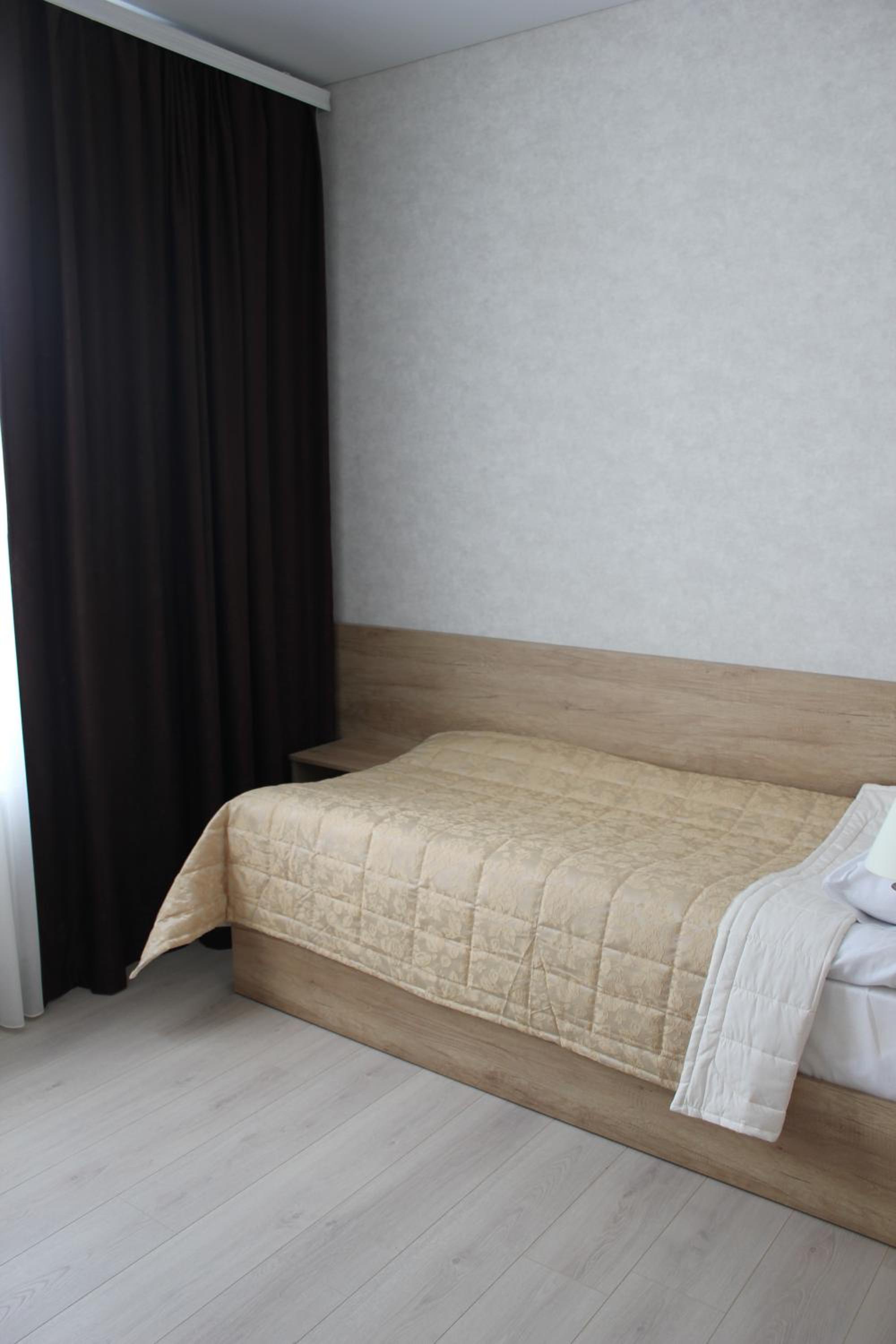 Small Single Room photo 3