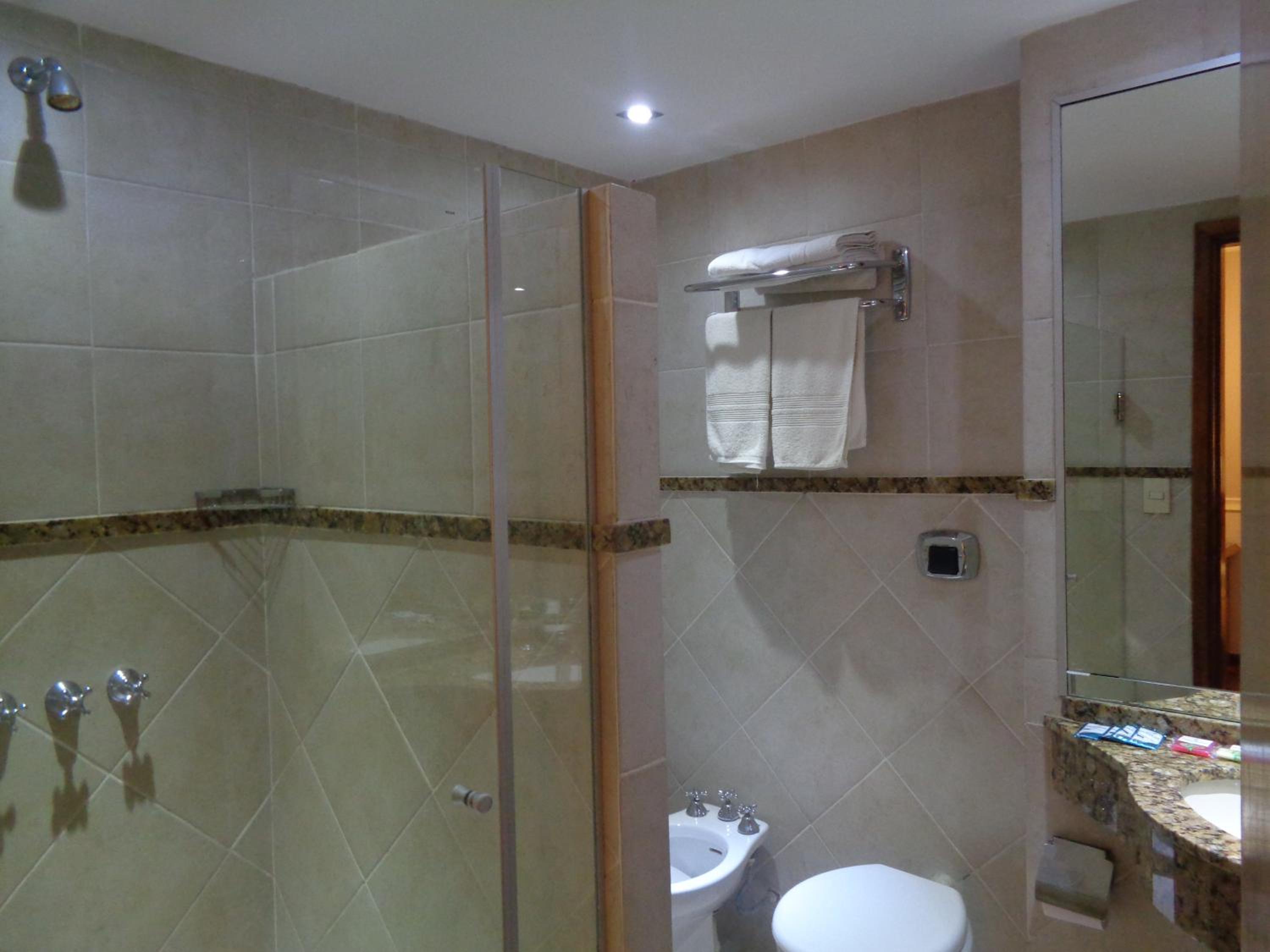 Standard Twin Room - Photo 6