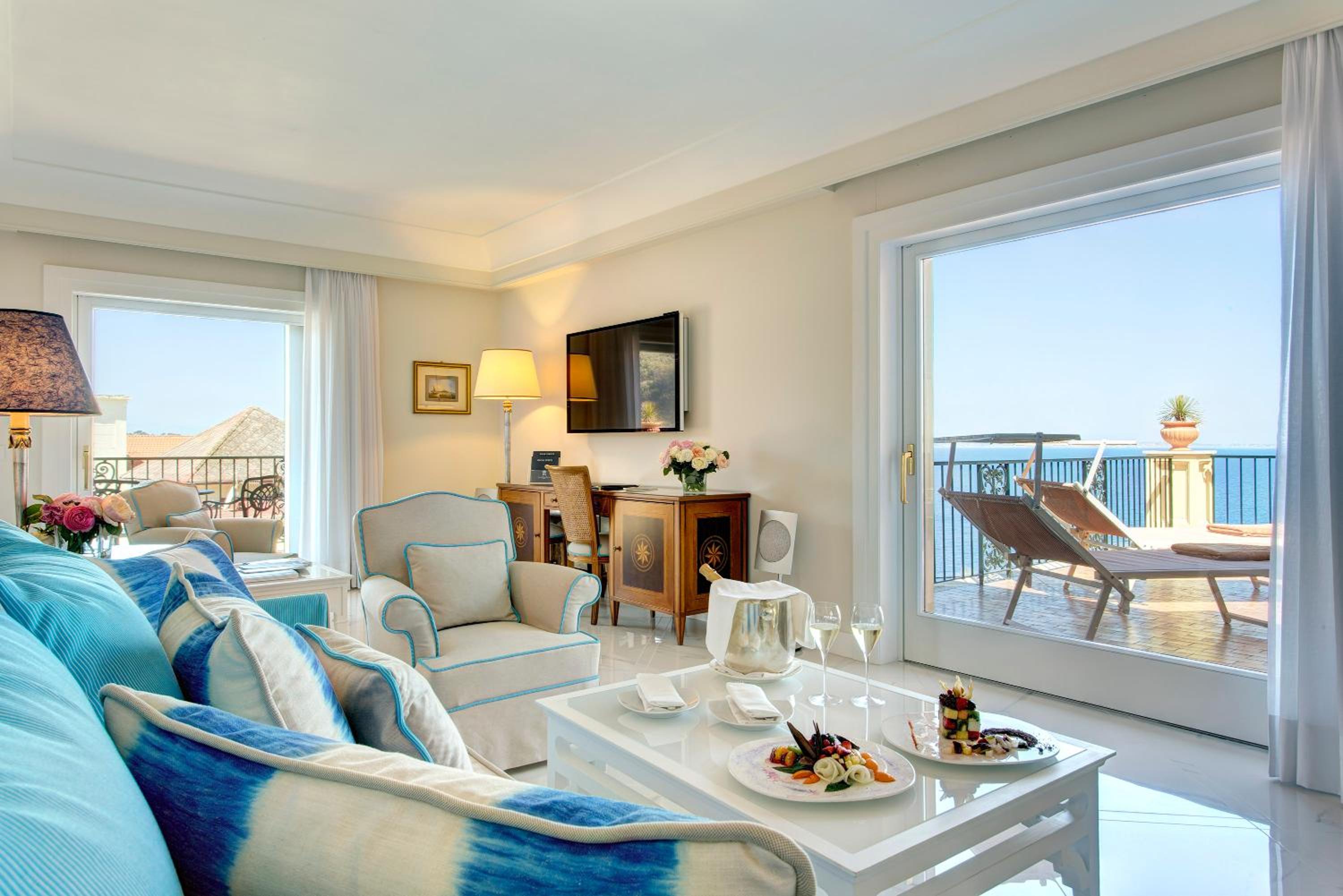 Imperial Suite with Terrace Sea View and Spa Bath