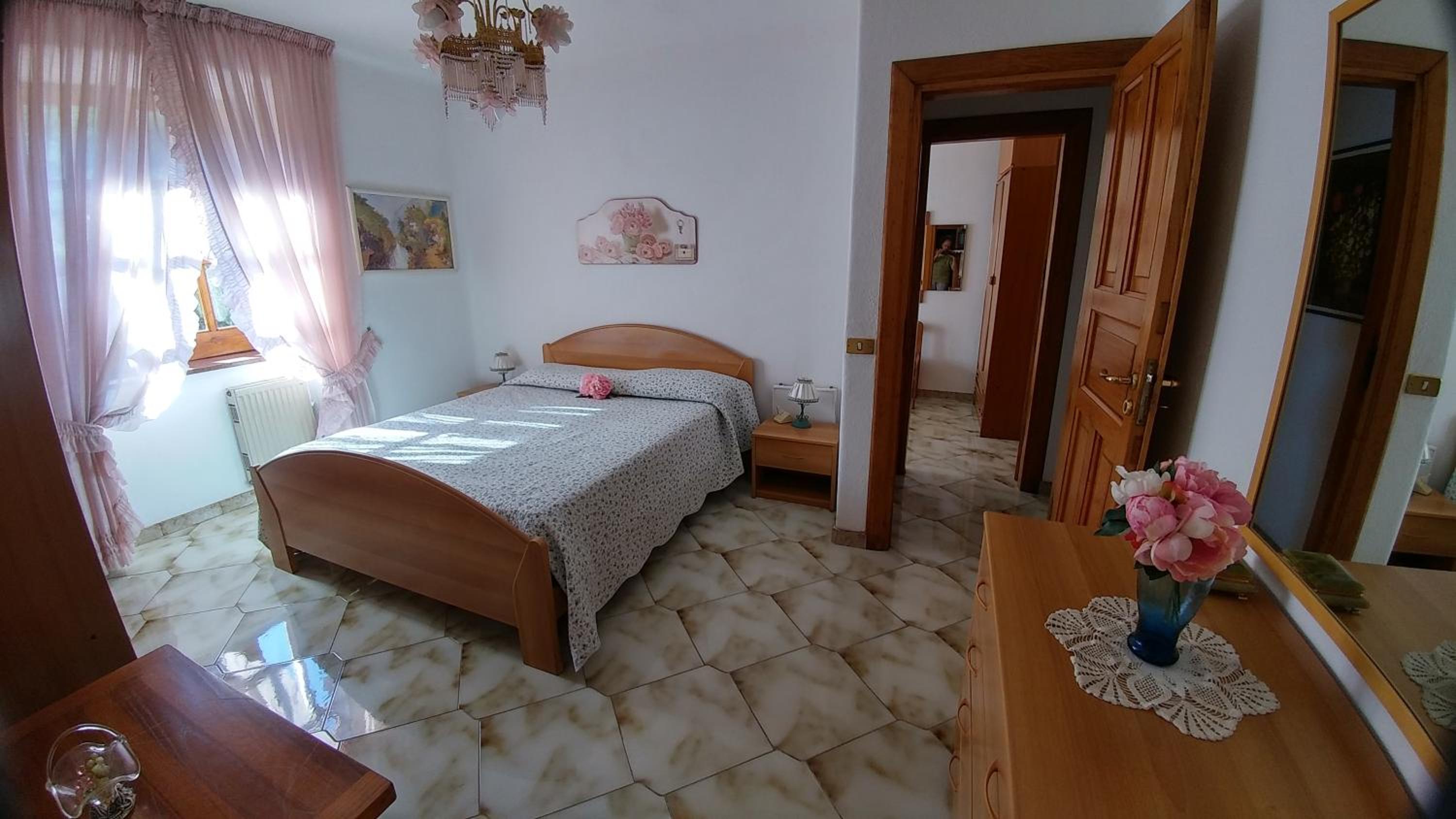 Apartment with Terrace - Photo 21