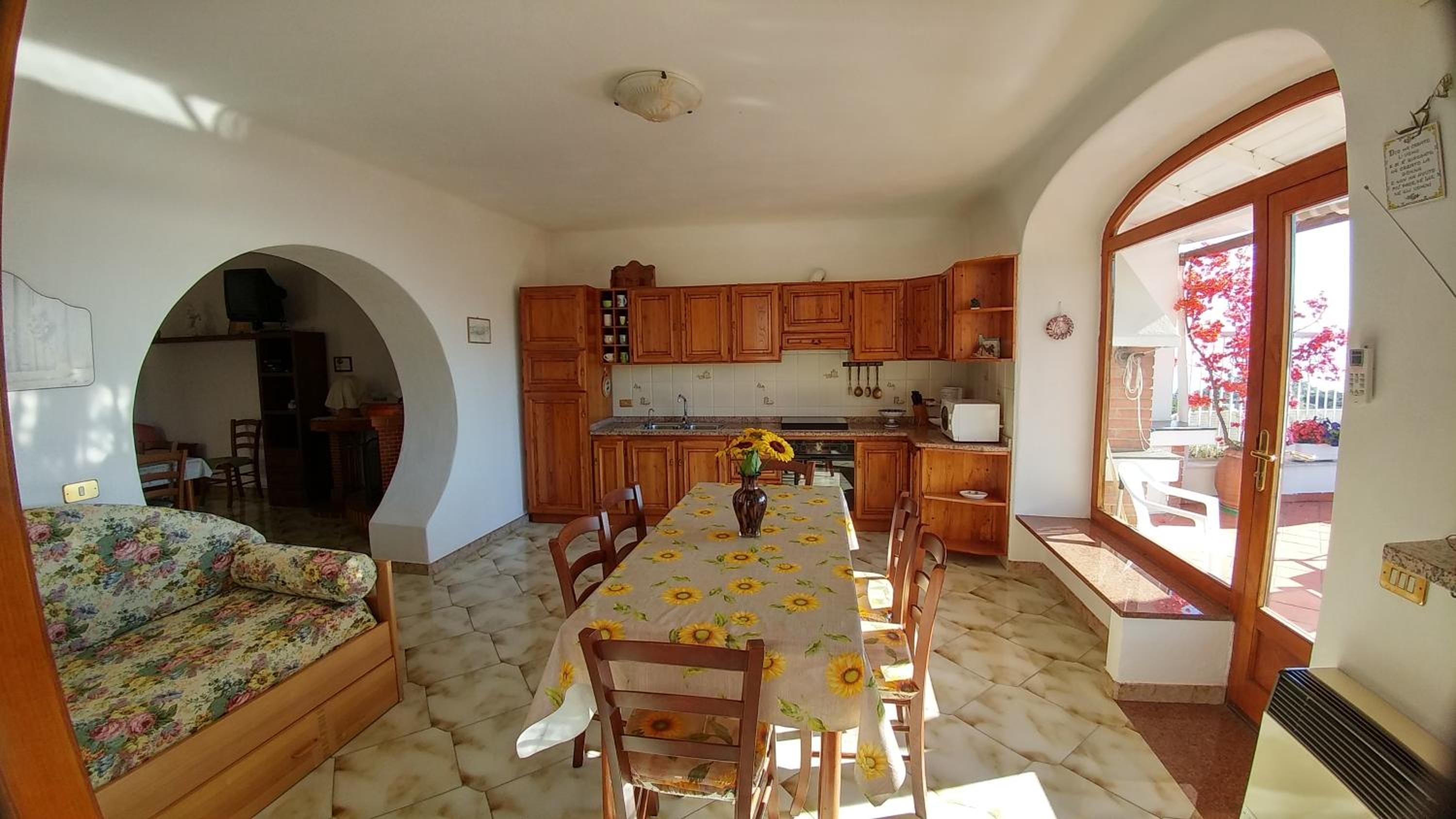 Apartment with Terrace - Photo 6