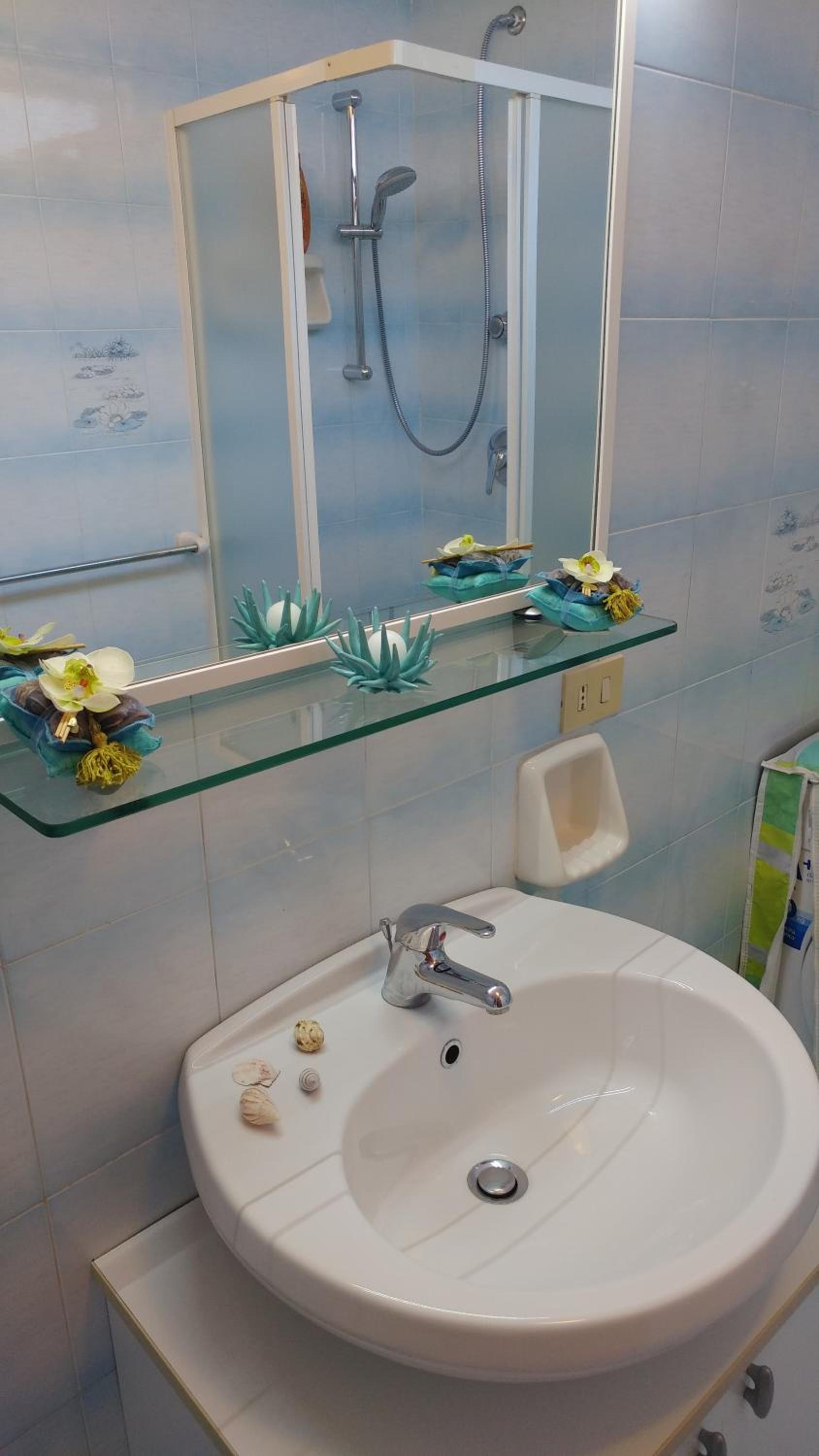 Apartment with Sea View - Photo 3