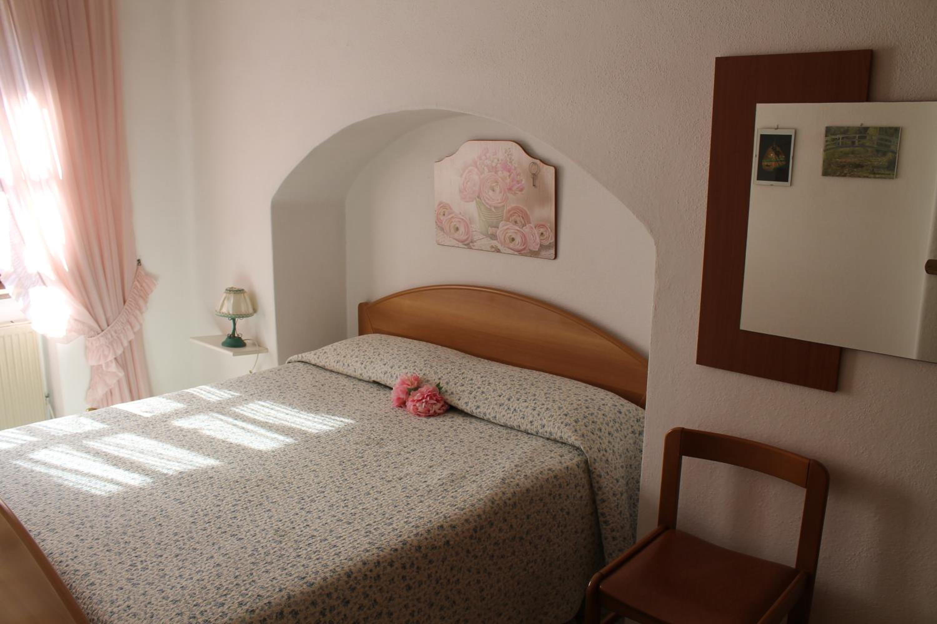 Apartment with Terrace - Photo 23