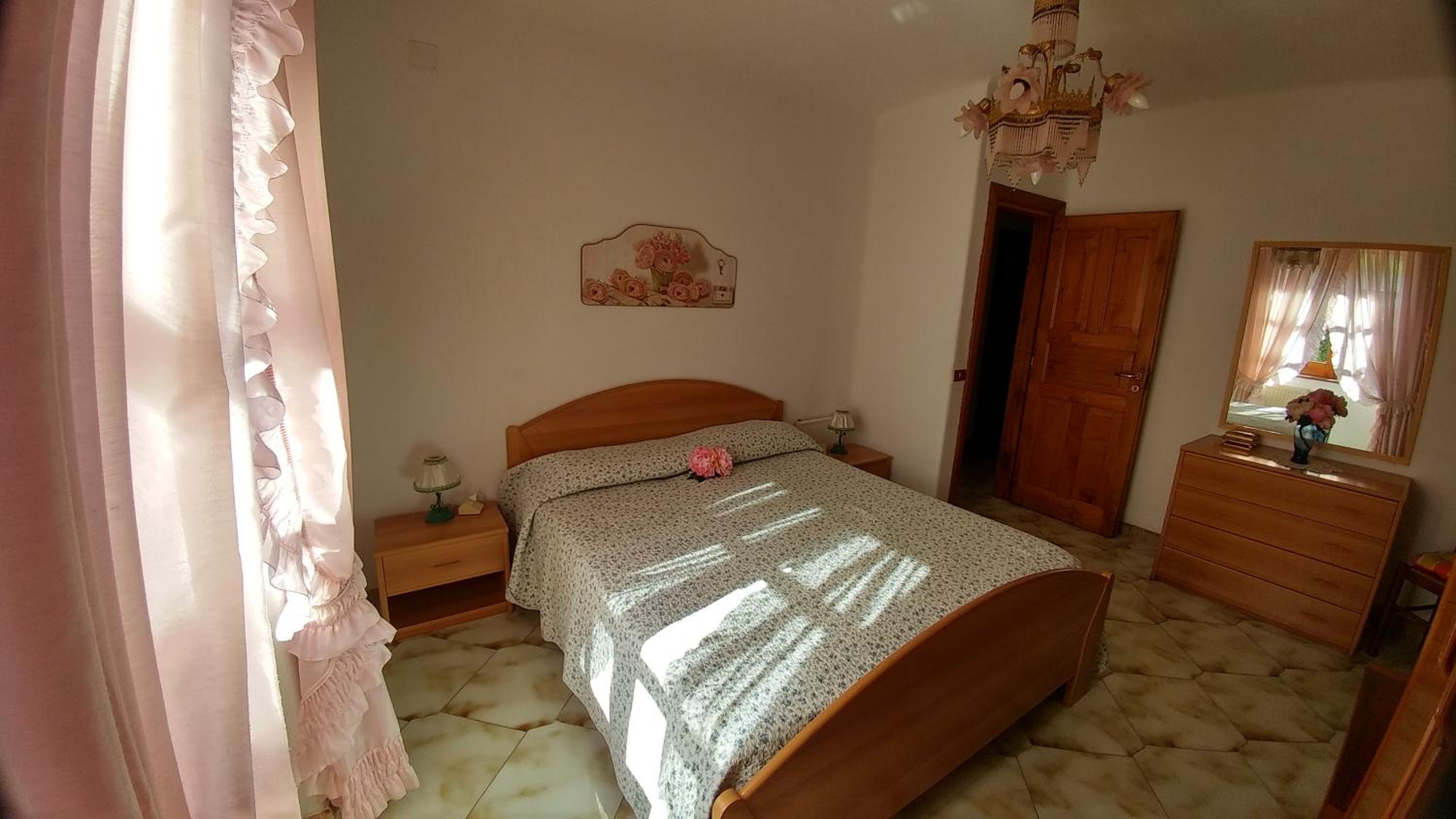 Apartment with Terrace - Photo 20