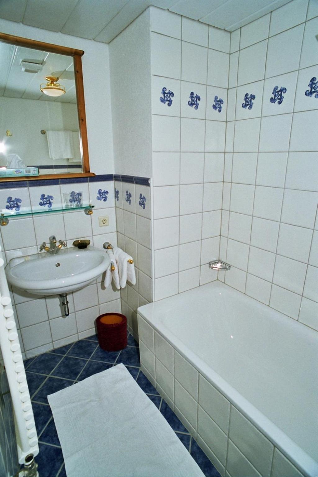 Two-Bedroom Apartment (4 adults) with Balcony photo 2