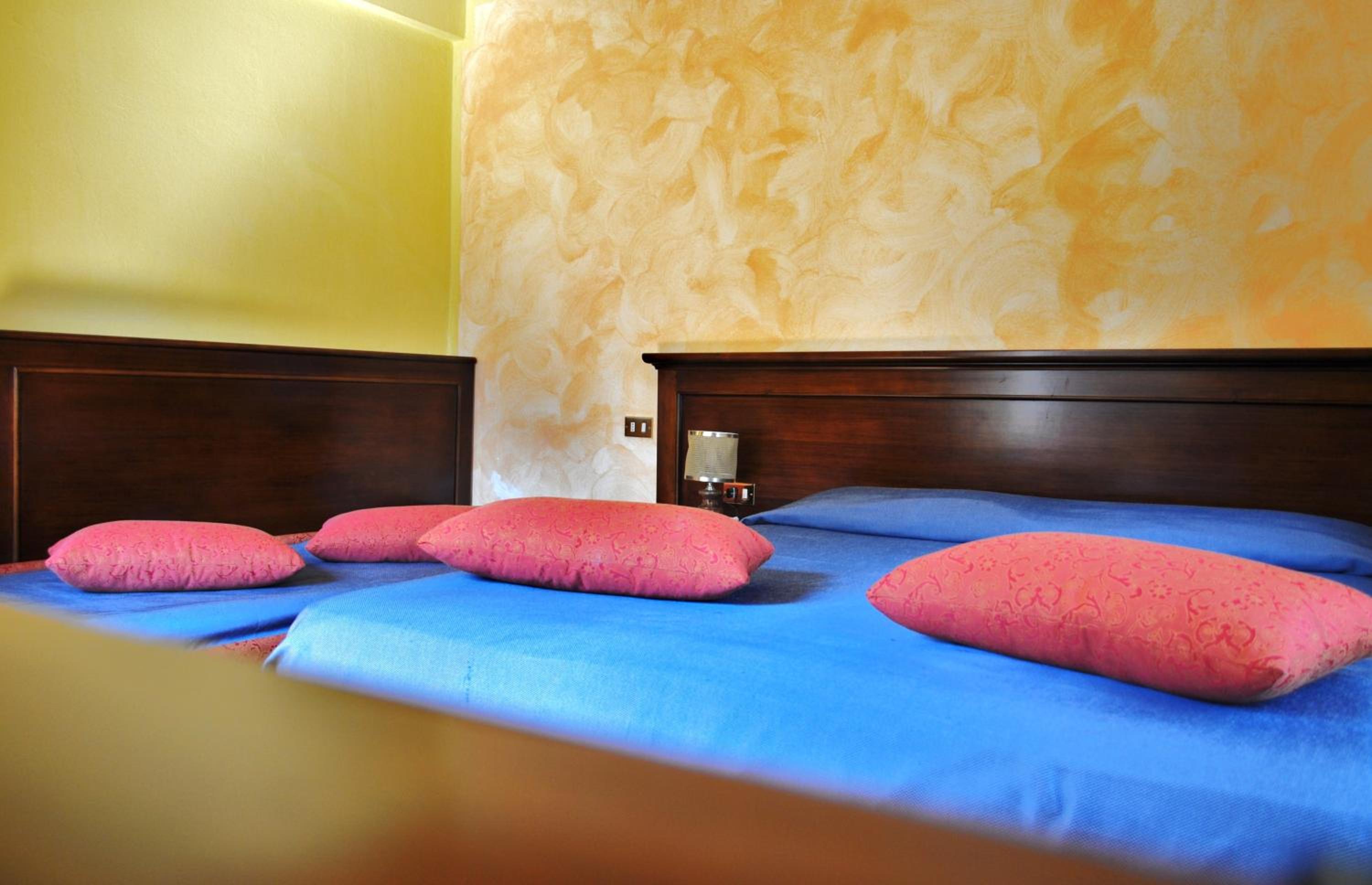 Double or Twin Room - Photo 16